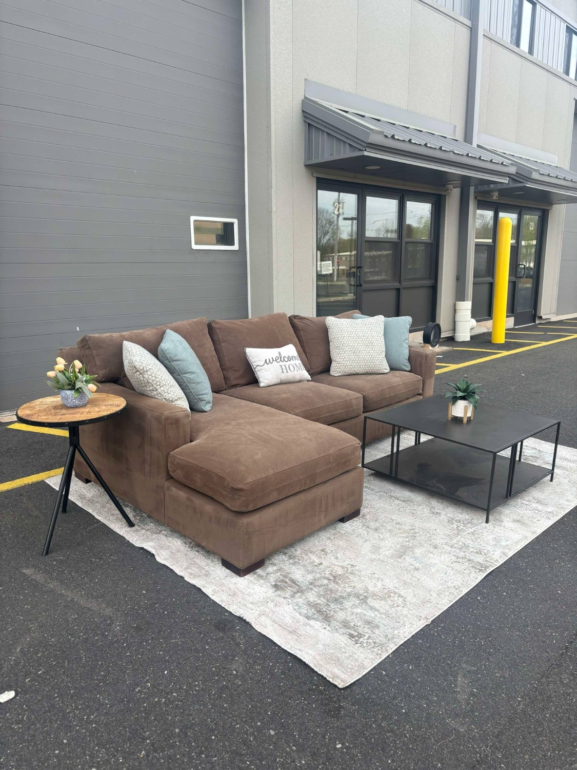 Crate & Barrel Axis Sectional Couch (DELIVERY AVAILABLE) Image #2 | Ivy Store