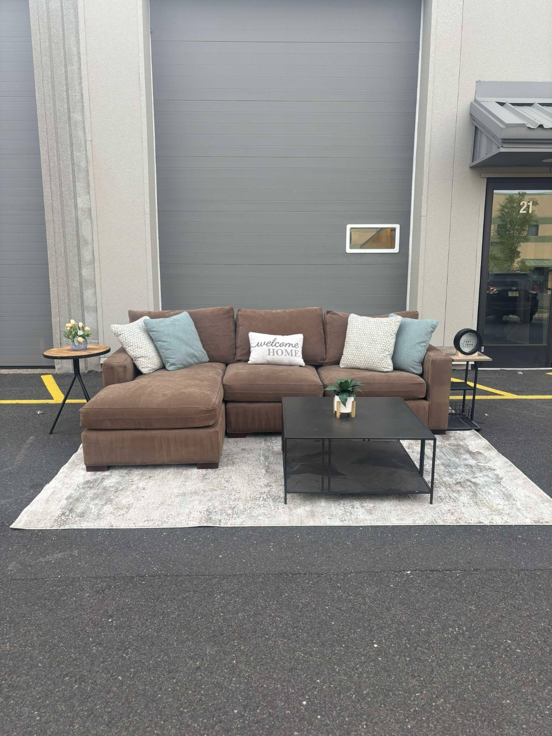 Crate & Barrel Axis Sectional Couch (DELIVERY AVAILABLE) Image #1 | Ivy Store