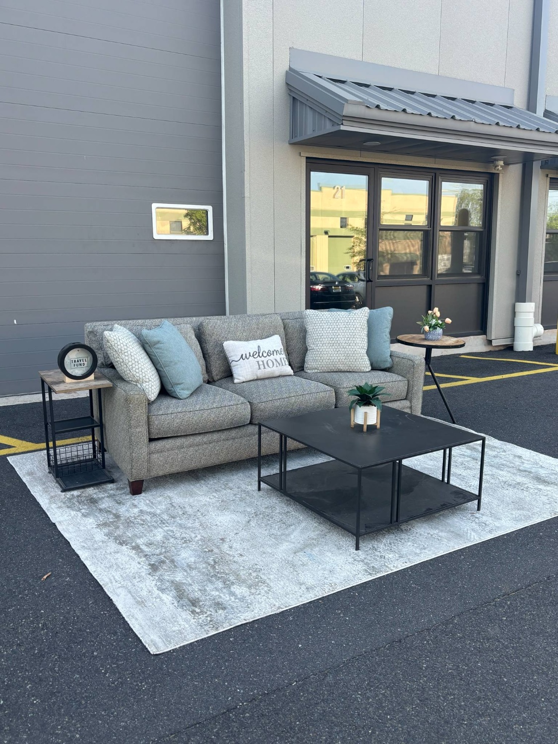 Thomasville Sofa Couch (DELIVERY AVAILABLE) image | Ivy Store