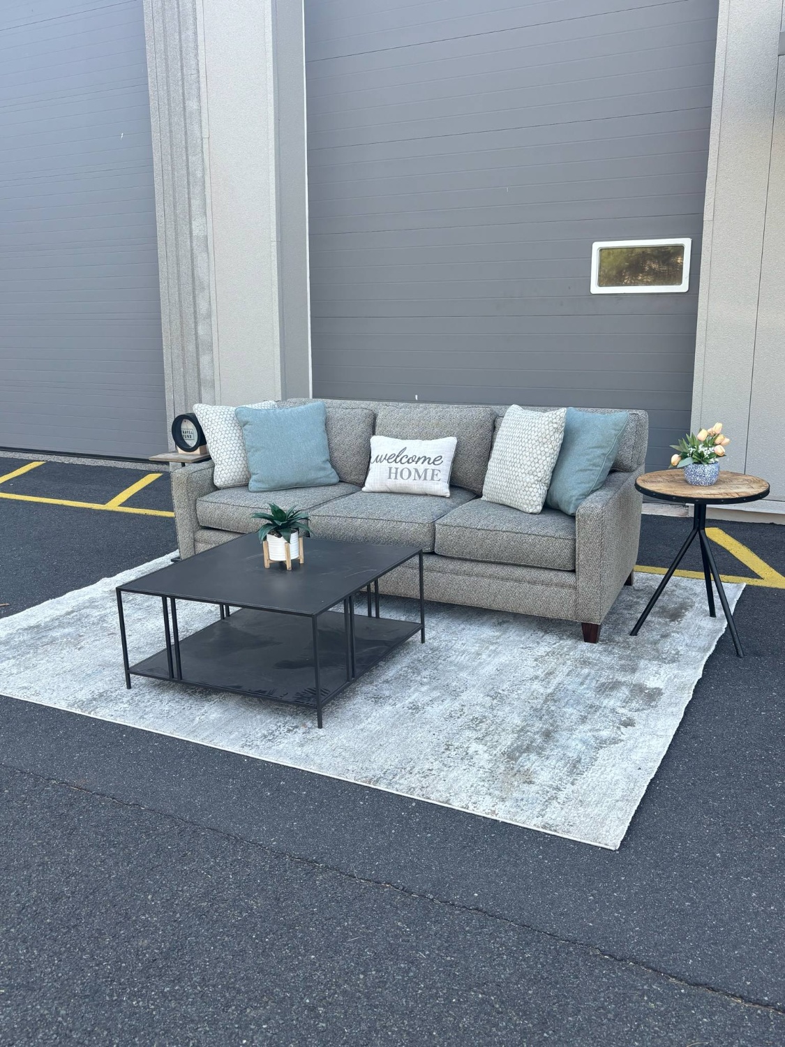 Thomasville Sofa Couch (DELIVERY AVAILABLE) Image #2 | Ivy Store