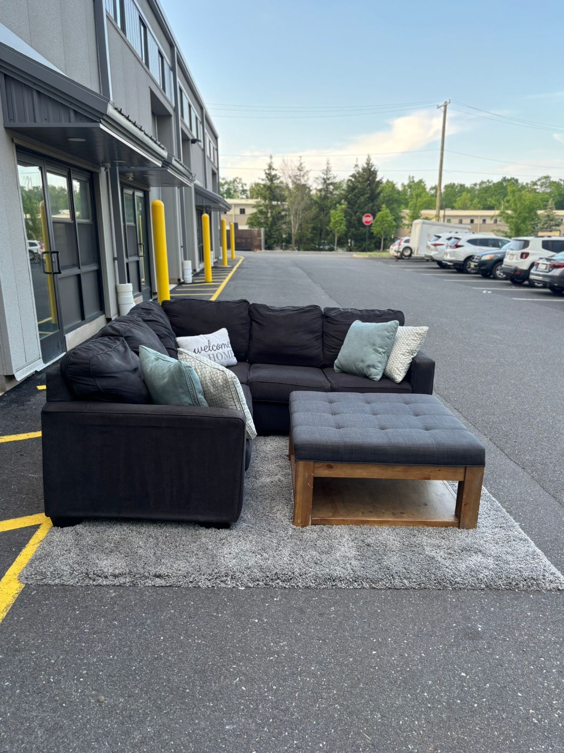 Ashley Furniture Black Sectional Couch (DELIVERY AVAILABLE) Image #2 | Ivy Store