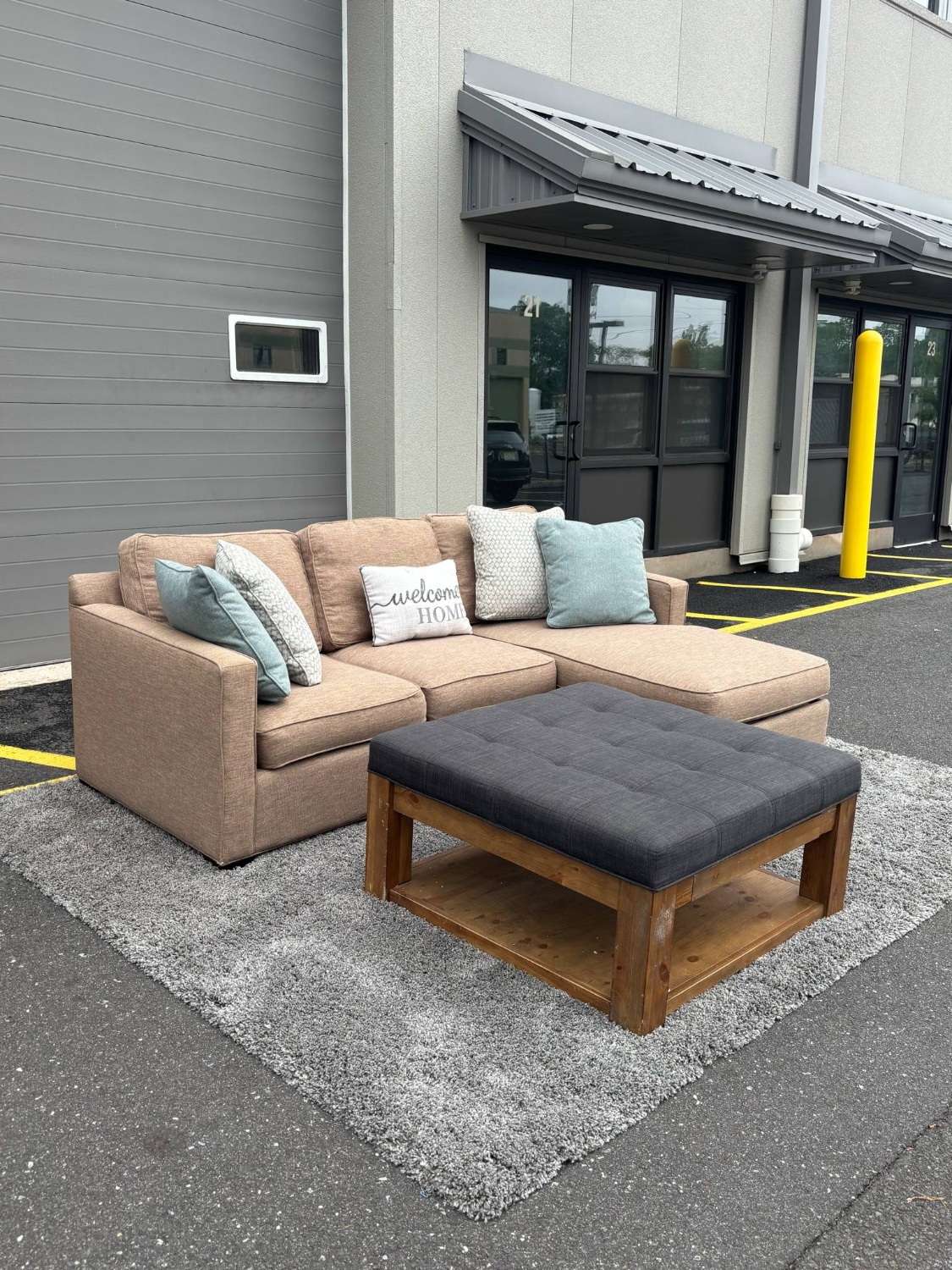 Crate & Barrel Sofa w/ Reversible Storage Chaise (DELIVERY AVAILABLE) Image #2 | Ivy Store