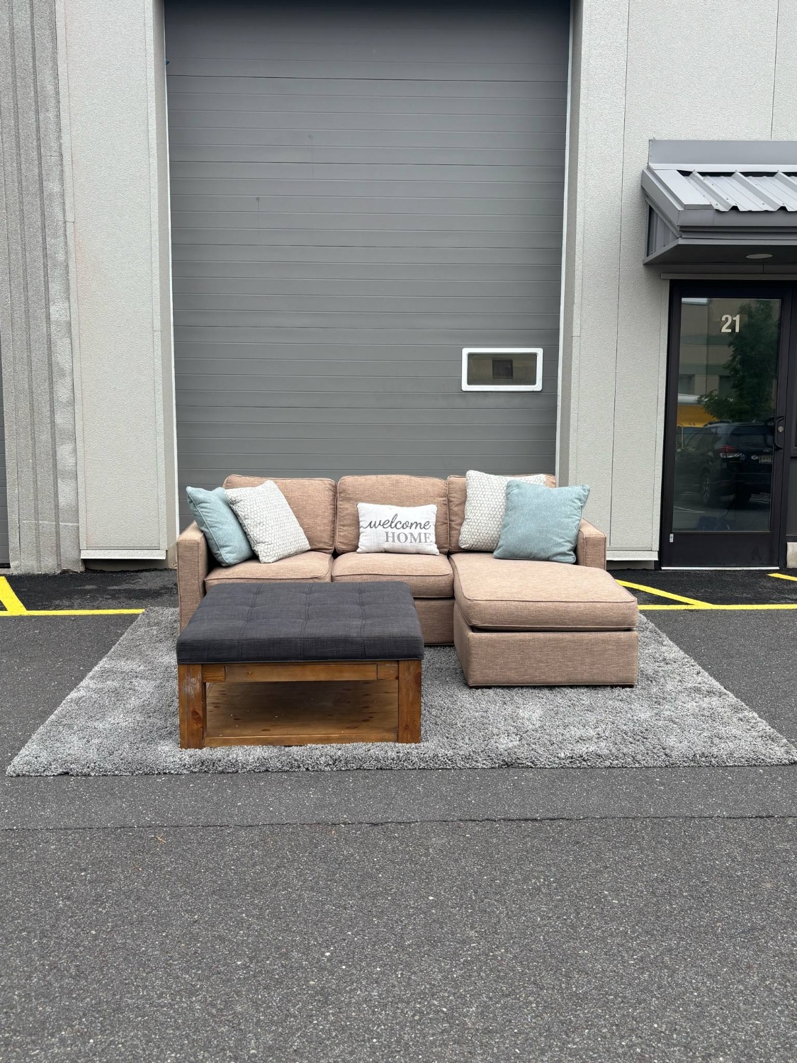 Crate & Barrel Sofa w/ Reversible Storage Chaise (DELIVERY AVAILABLE) Image #1 | Ivy Store