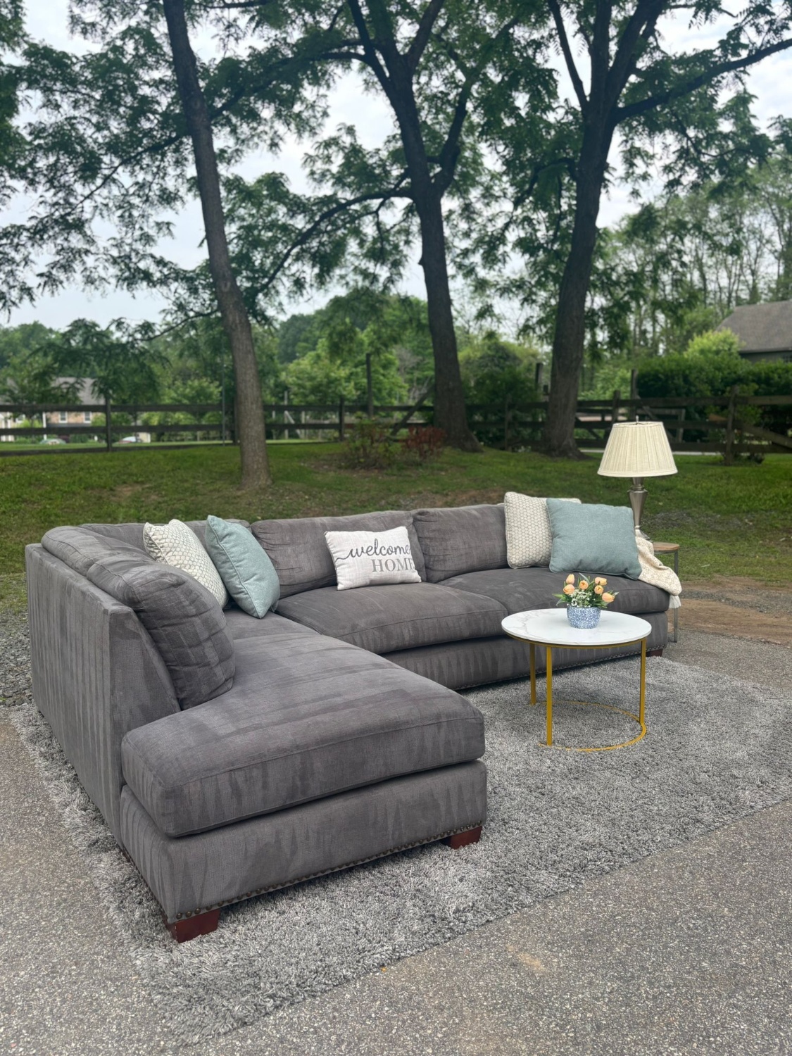 Thomasville Penelope Sectional Couch (DELIVERY AVAILABLE) Image #2 | Ivy Store