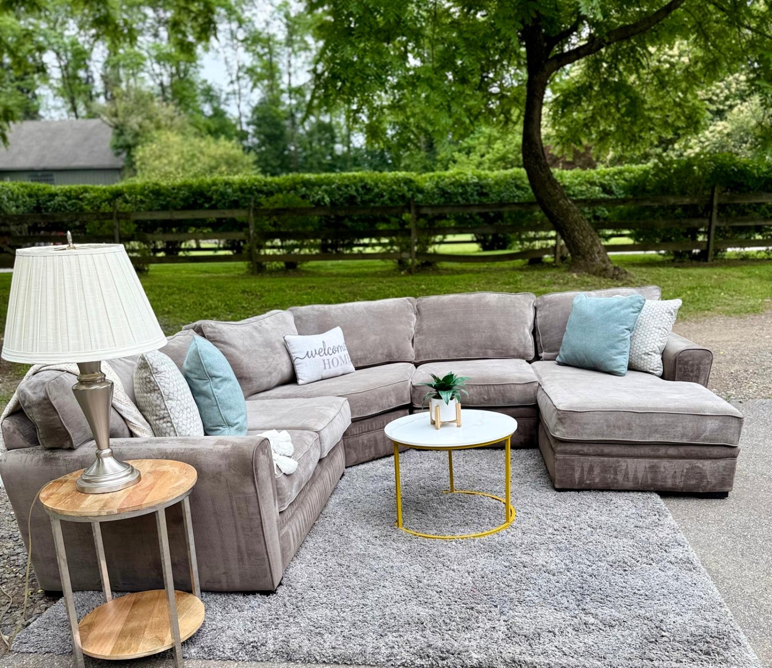 Raymour & Flanigan Sectional Couch with Chaise (DELIVERY AVAILABLE ) Image #2 | Ivy Store