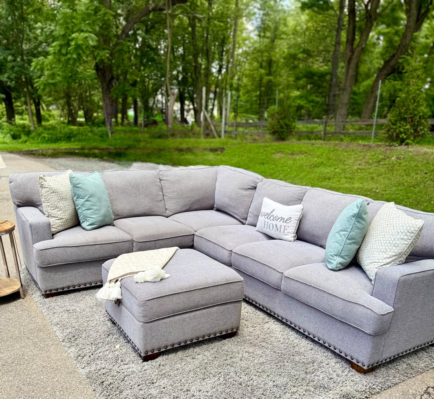 Thomasville Emilee Sectional Couch w/ Storage Ottoman (DELIVERY AVAILABLE) Image #2 | Ivy Store