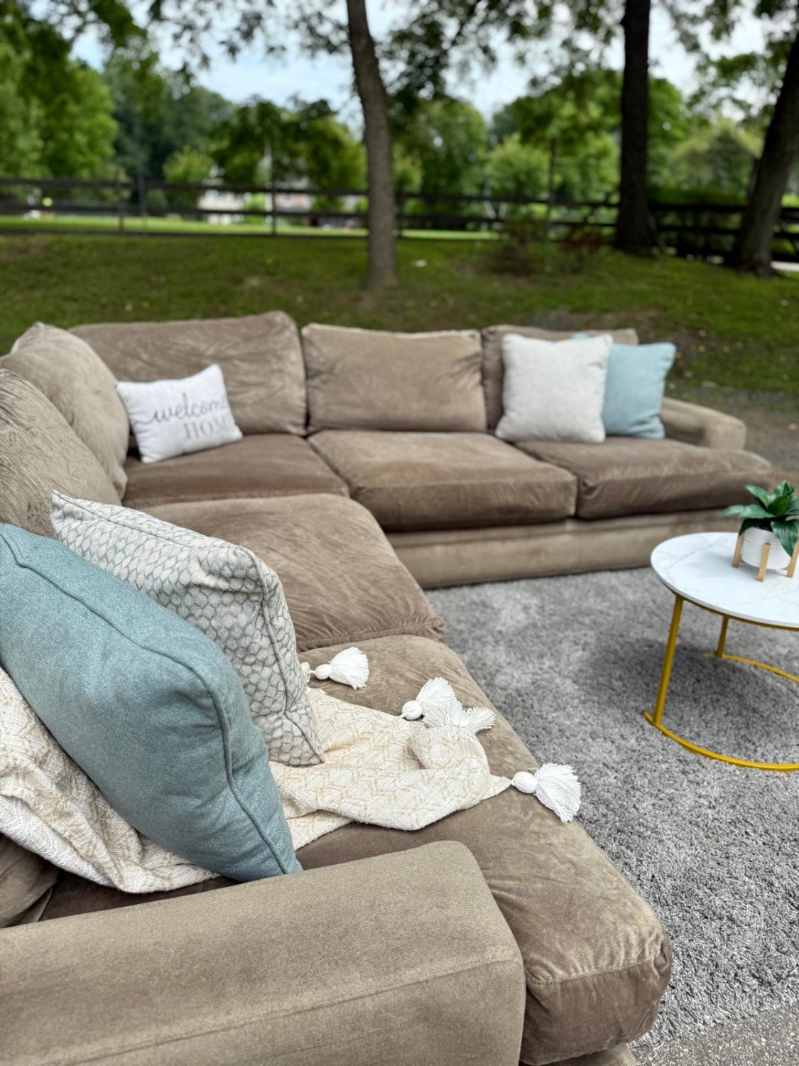 Cindy Crawford Sectional Couch (DELIVERY AVAILABLE) Image #2 | Ivy Store