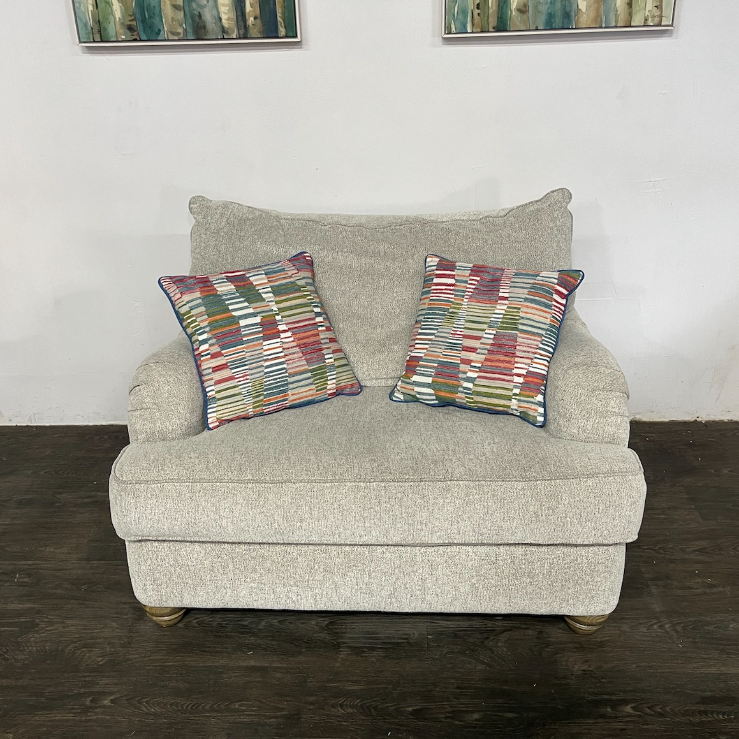 Rooms To Go Chair & a Half   image | Ivy Store