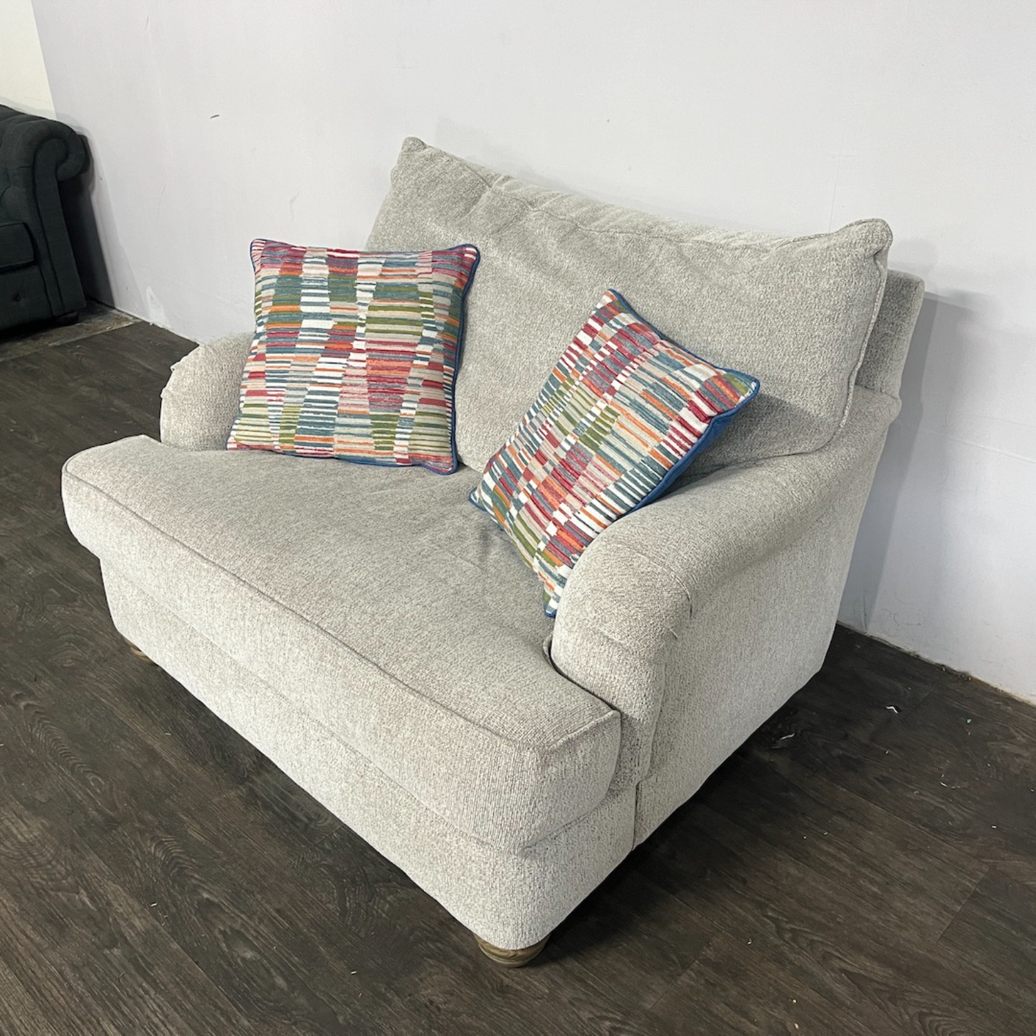 Rooms To Go Chair & a Half   image | Ivy Store