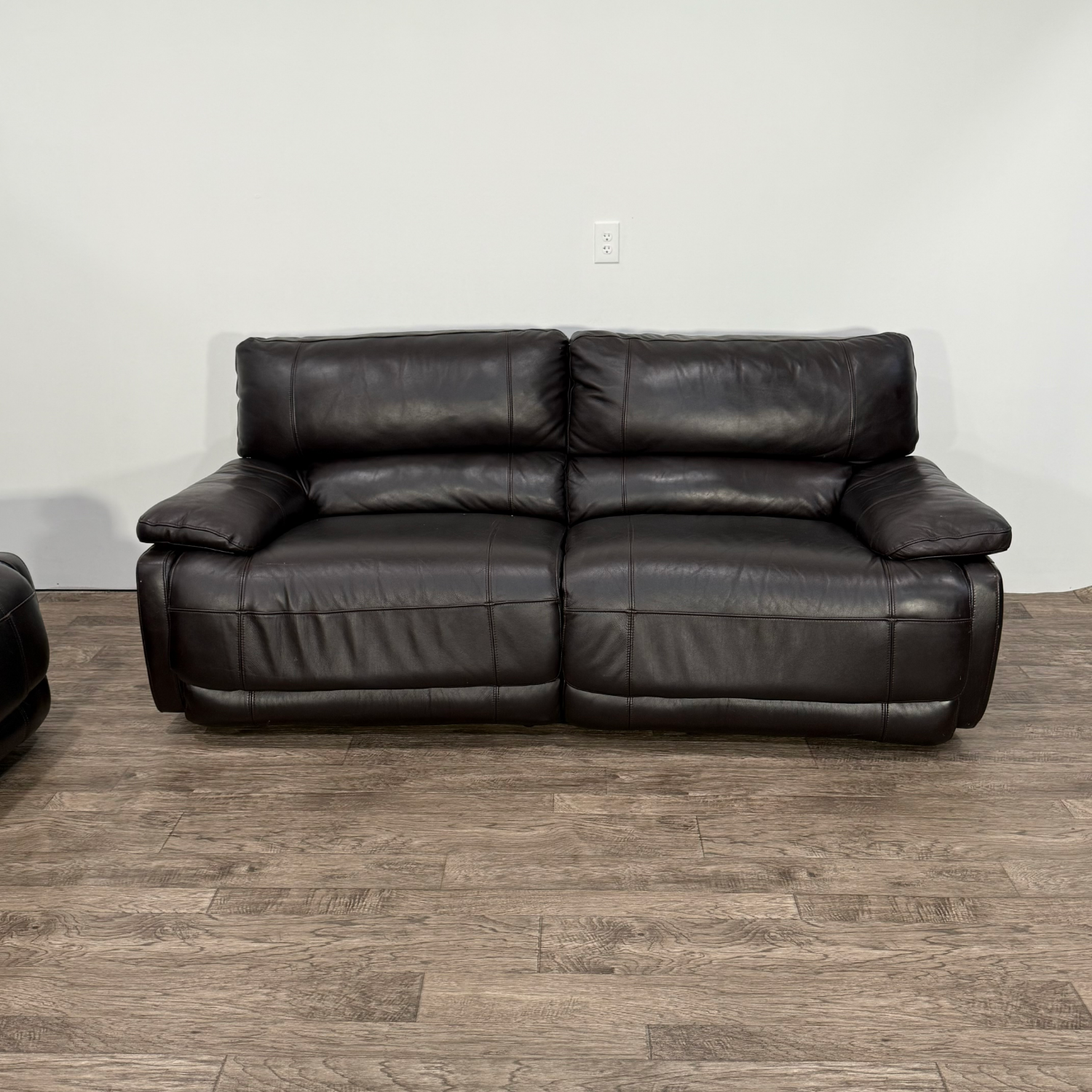 Beautiful Black Cindy Crawford Home Leather Reclining Sofa + Loveseat  (Retails $1000) Image #1 | Ivy Store