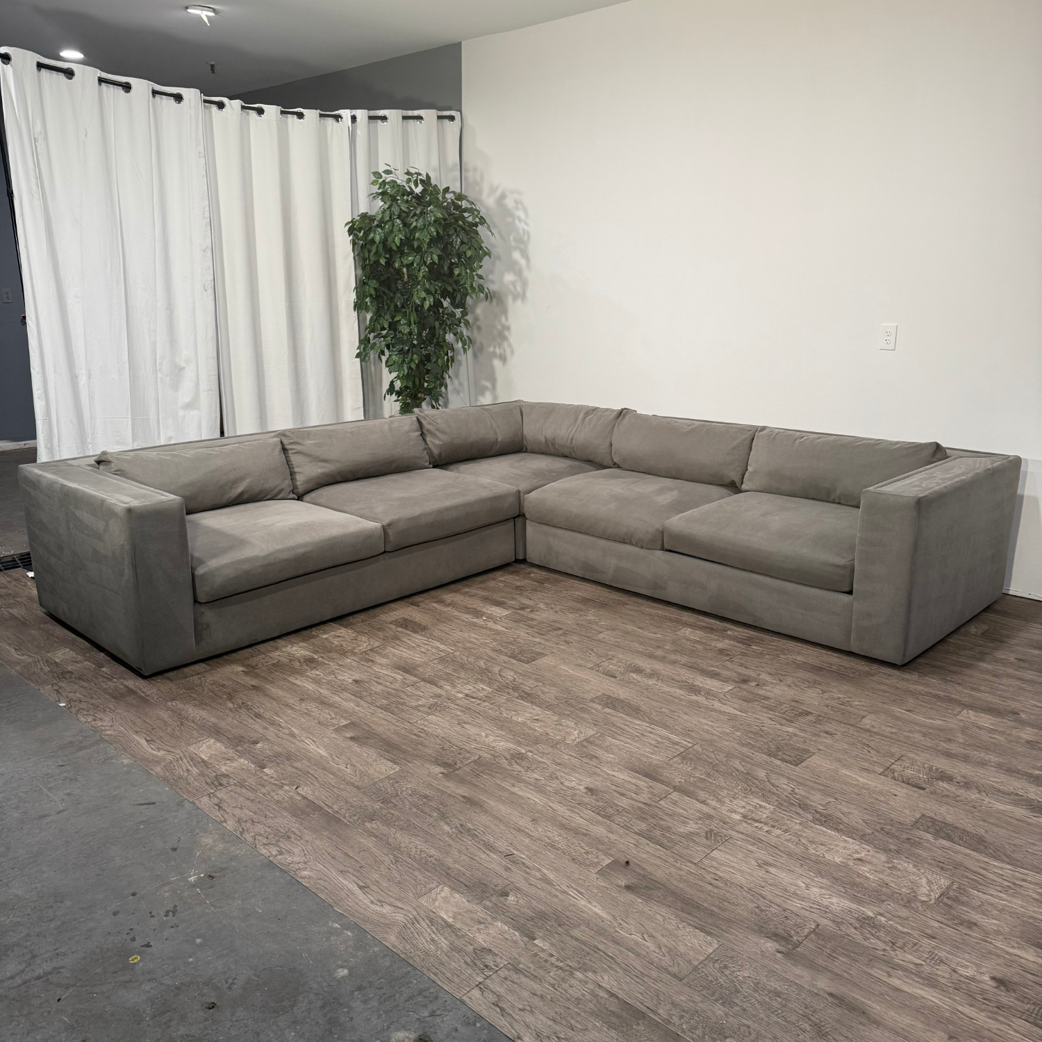Beautiful Gray Living Spaces Sectional Couch (Retails $4000) Image #1 | Ivy Store