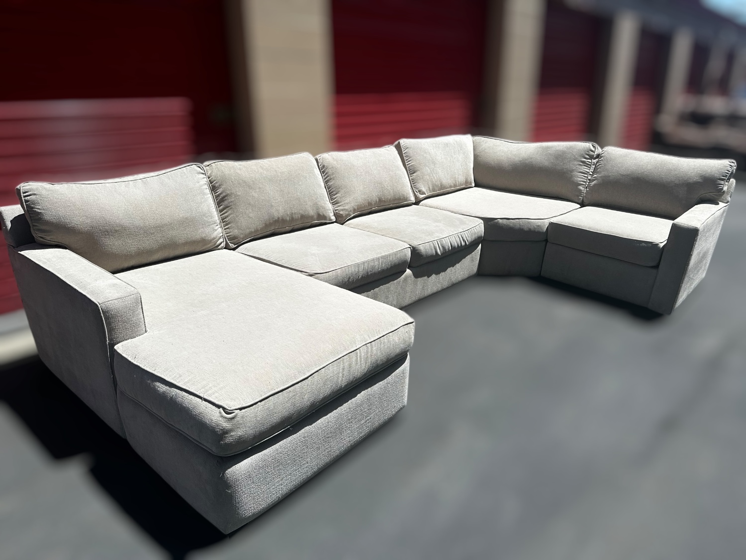 Free Delivery-Macy’s Radley cream 4pc sectional couch sofa retails 2049 Image #2 | Ivy Store