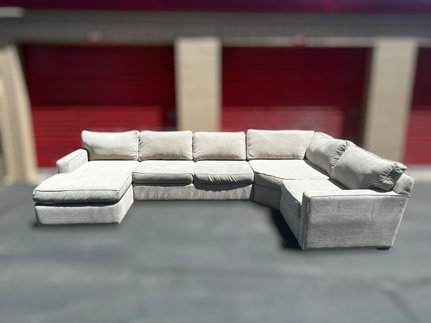 Free Delivery-Macy’s Radley cream 4pc sectional couch sofa retails 2049 Image #1 | Ivy Store