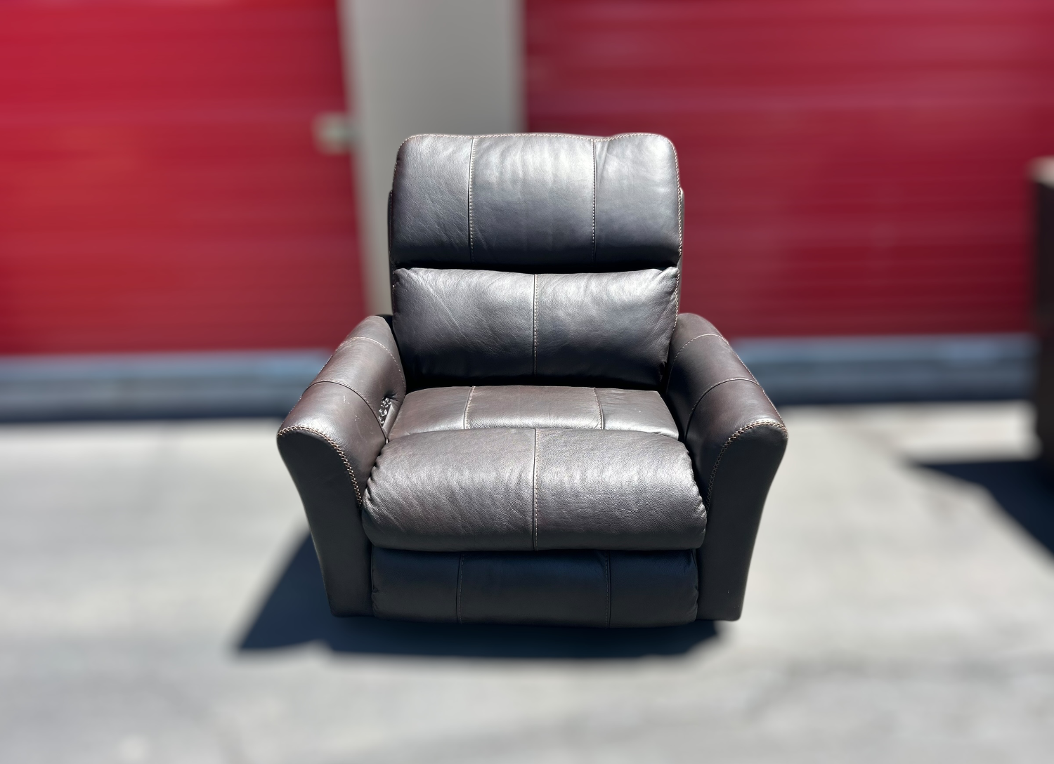 Delivery Available brown recliner chair Image #1 | Ivy Store