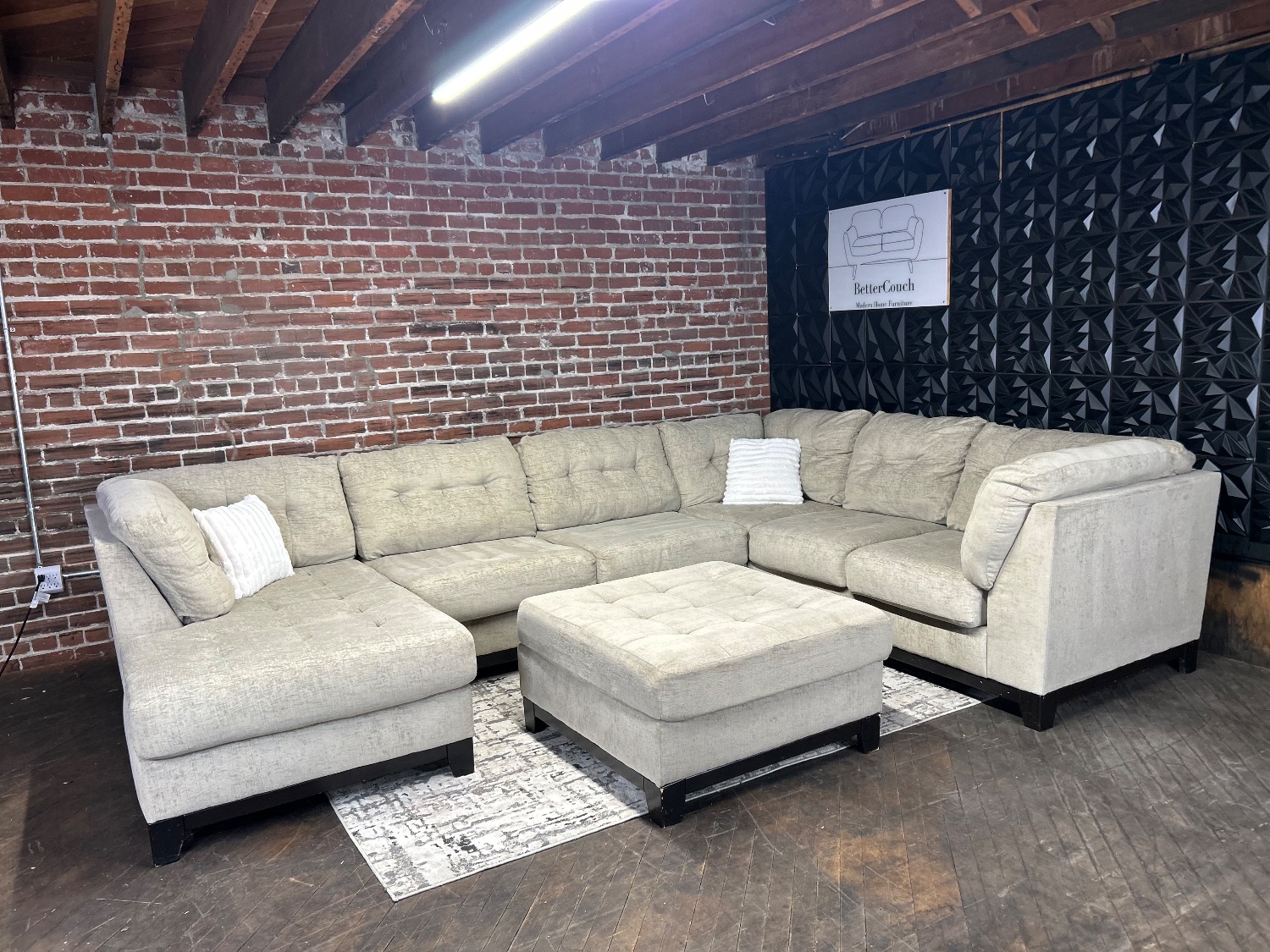 Free Delivery- Ashley cream 3pc U shape sectional sofa couch retails 2759 Image #1 | Ivy Store