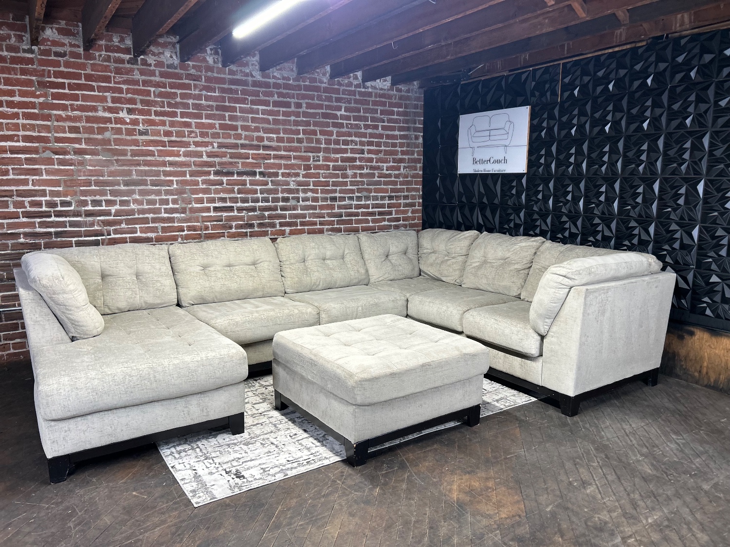 Free Delivery- Ashley cream 3pc U shape sectional sofa couch retails 2759 Image #2 | Ivy Store