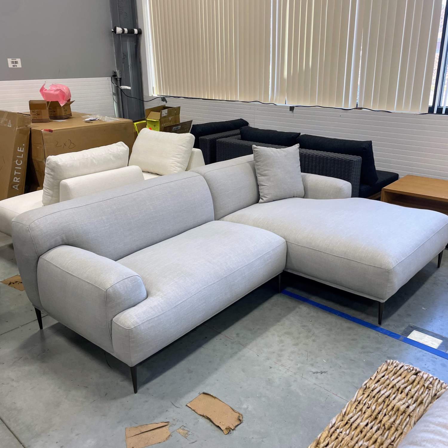 ARTICLE - Abisko Right Facing Sectional | 🚛 WHITE GLOVE DELIVERY image | Ivy Store