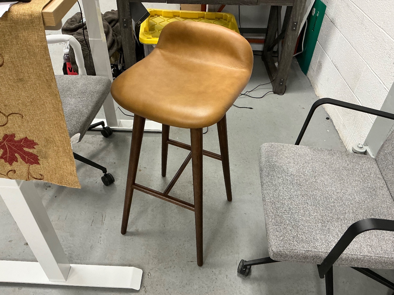 ARTICLE - Sede Leather Stools (Bar Height) | 🚛 WHITE GLOVE DELIVERY Image #2 | Ivy Store