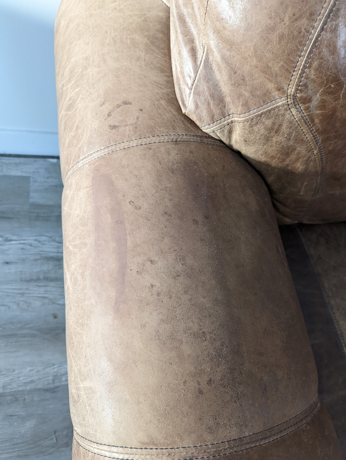 Rooms To Go Brown Leather Sofa - Free Delivery Throughout Omaha image | Ivy Store