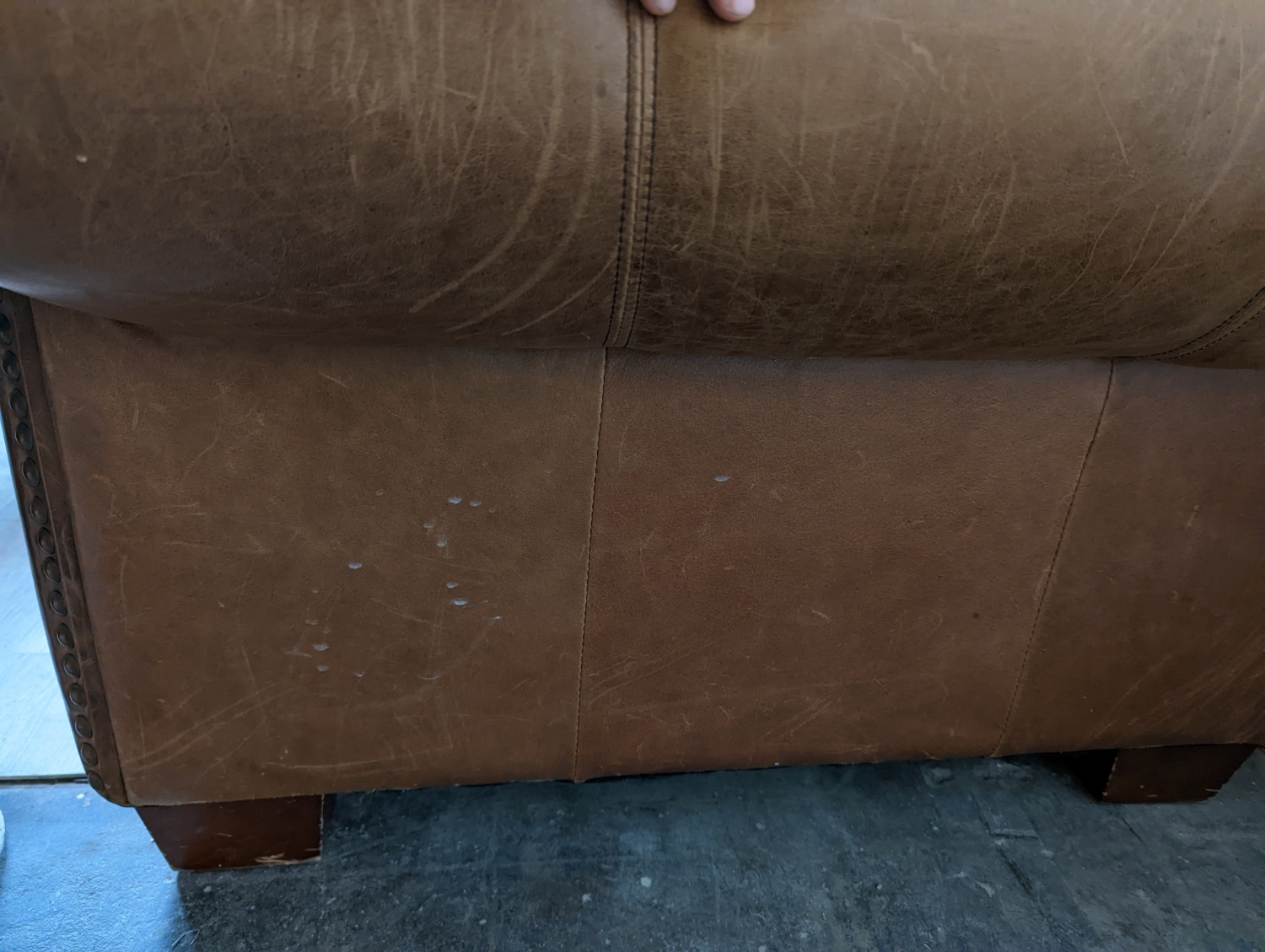 Rooms To Go Brown Leather Sofa - Free Delivery Throughout Omaha image | Ivy Store