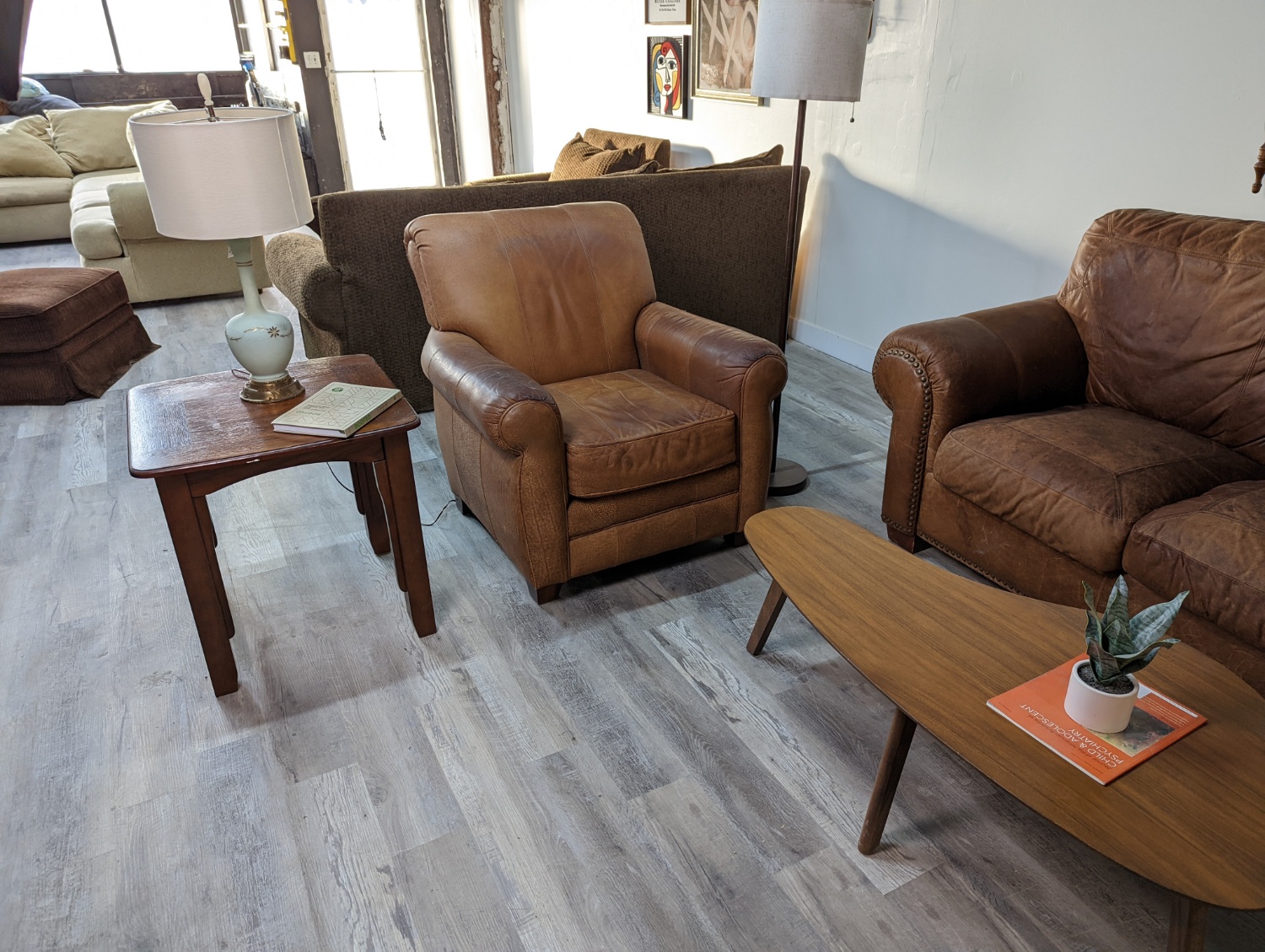 Bassett Furniture Leather Chair - Free Delivery Throughout Omaha Metro Image #1 | Ivy Store