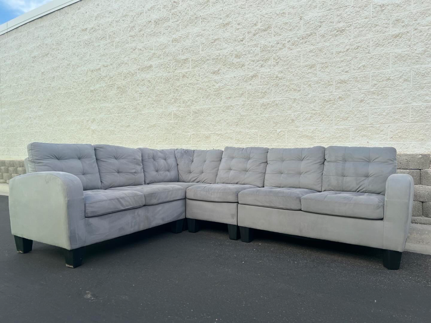 🚛 Raymour & Flanigan Sectional Sofa Couch Delivery Image #1 | Ivy Store