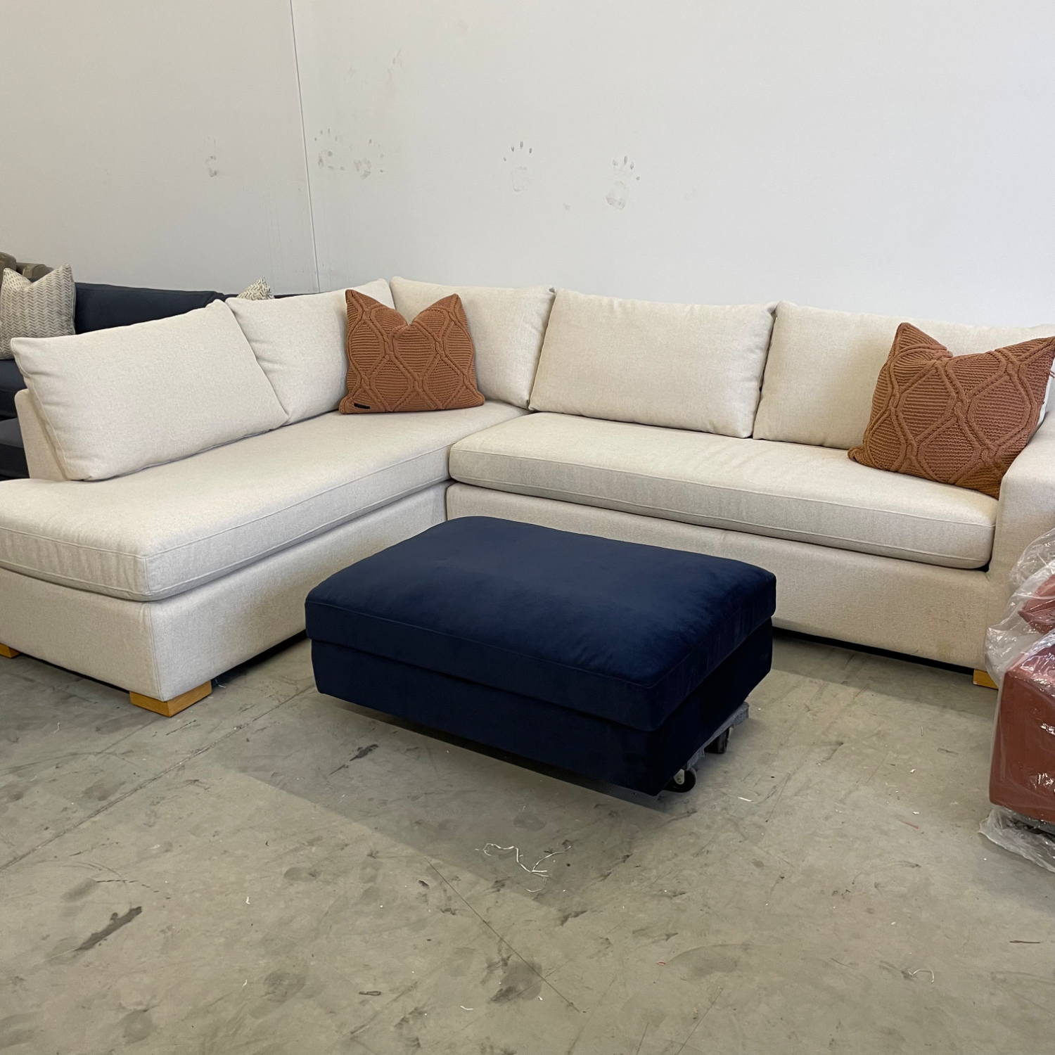 LIKE NEW interior define Sloan L-Sectional Image #1 | Ivy Store