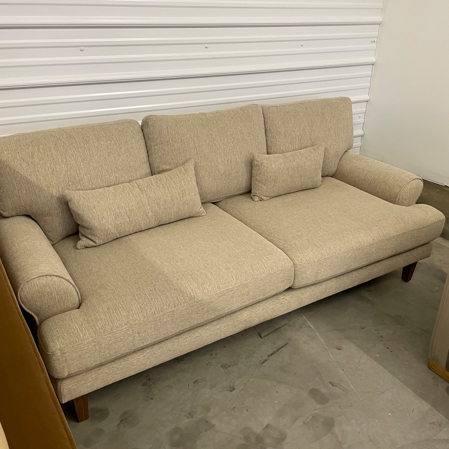 LIKE NEW Interior Define Maxwell  Image #1 | Ivy Store