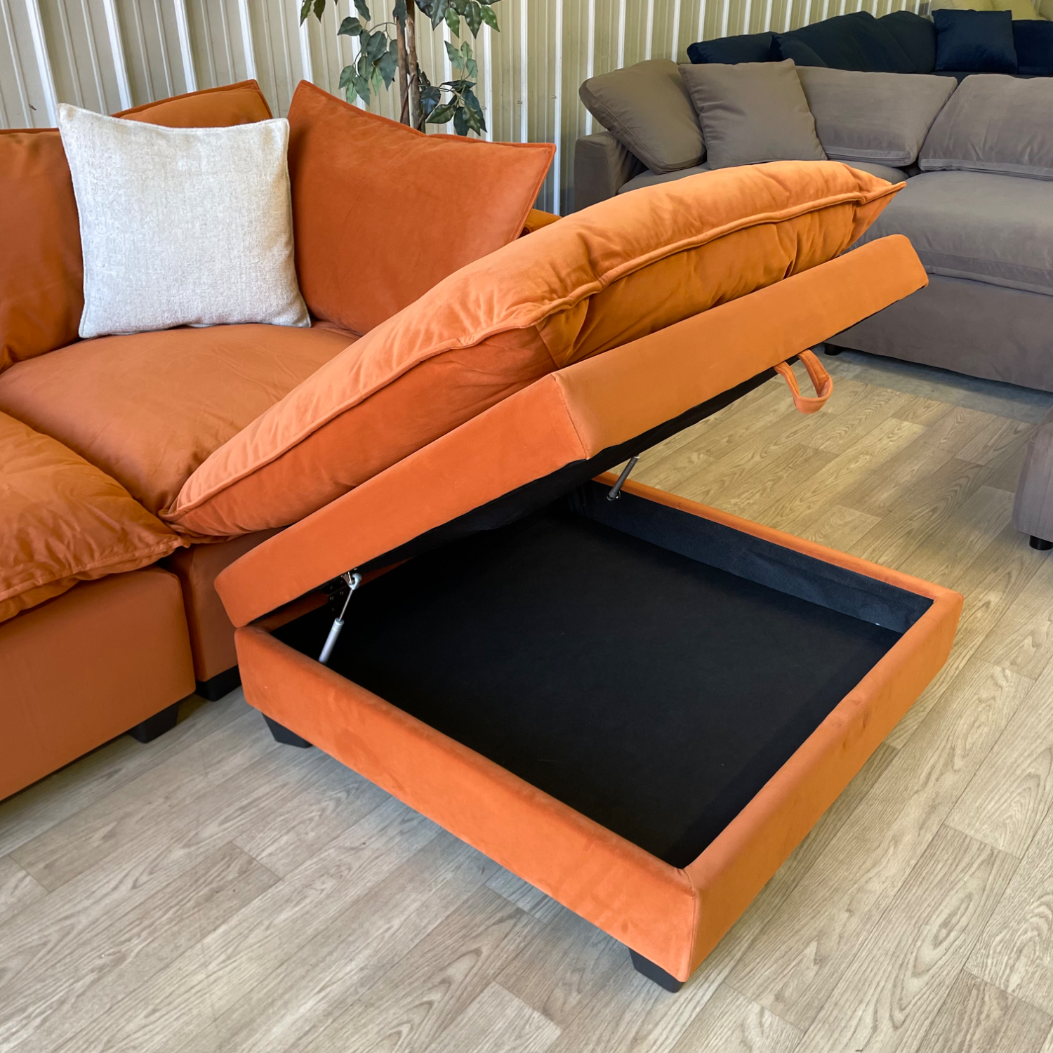 Albany Park Kova dupe in Velvet Rust Color image | Ivy Store