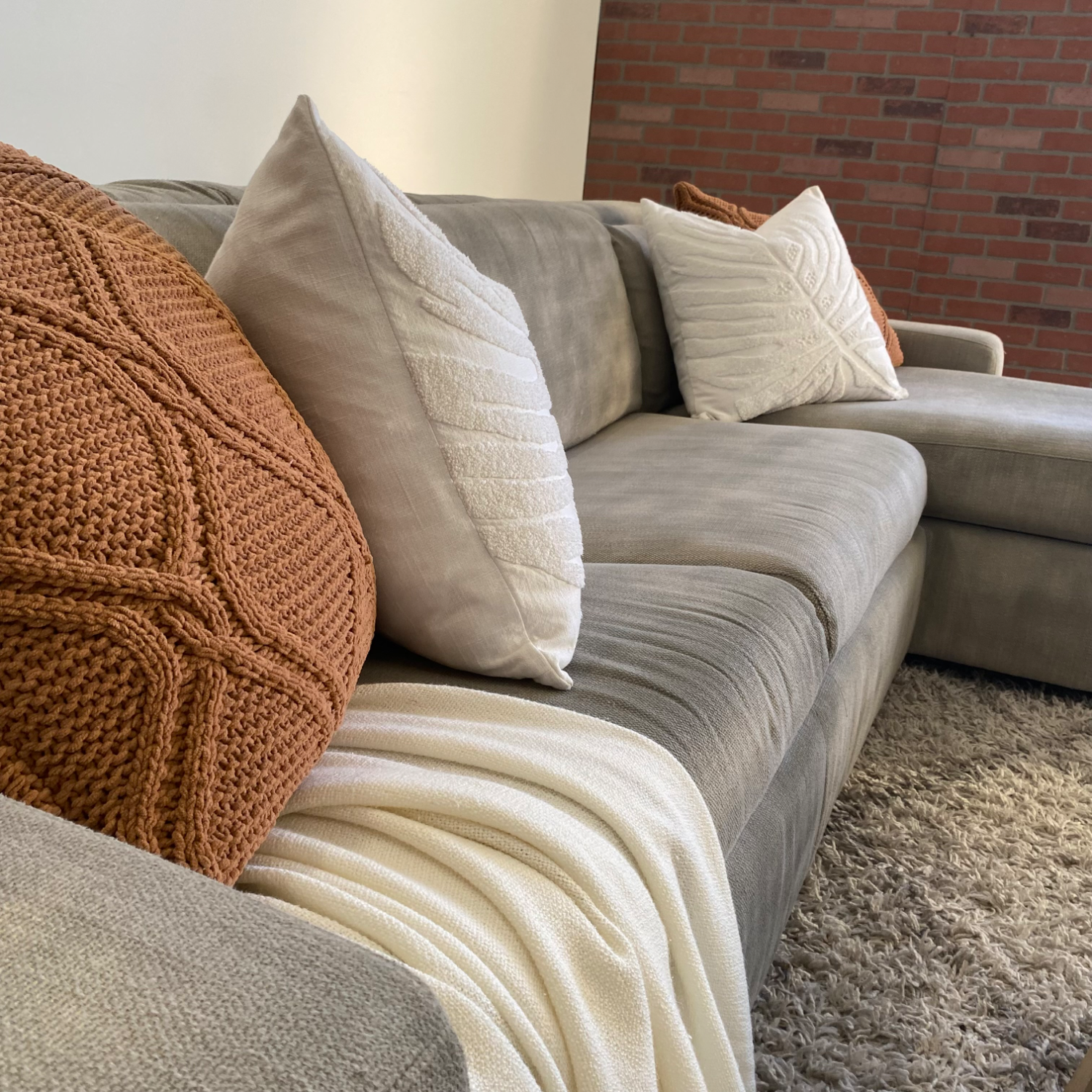 West Elm Enzo Gray 2 piece sleeper sectional w/storage chaise image | Ivy Store