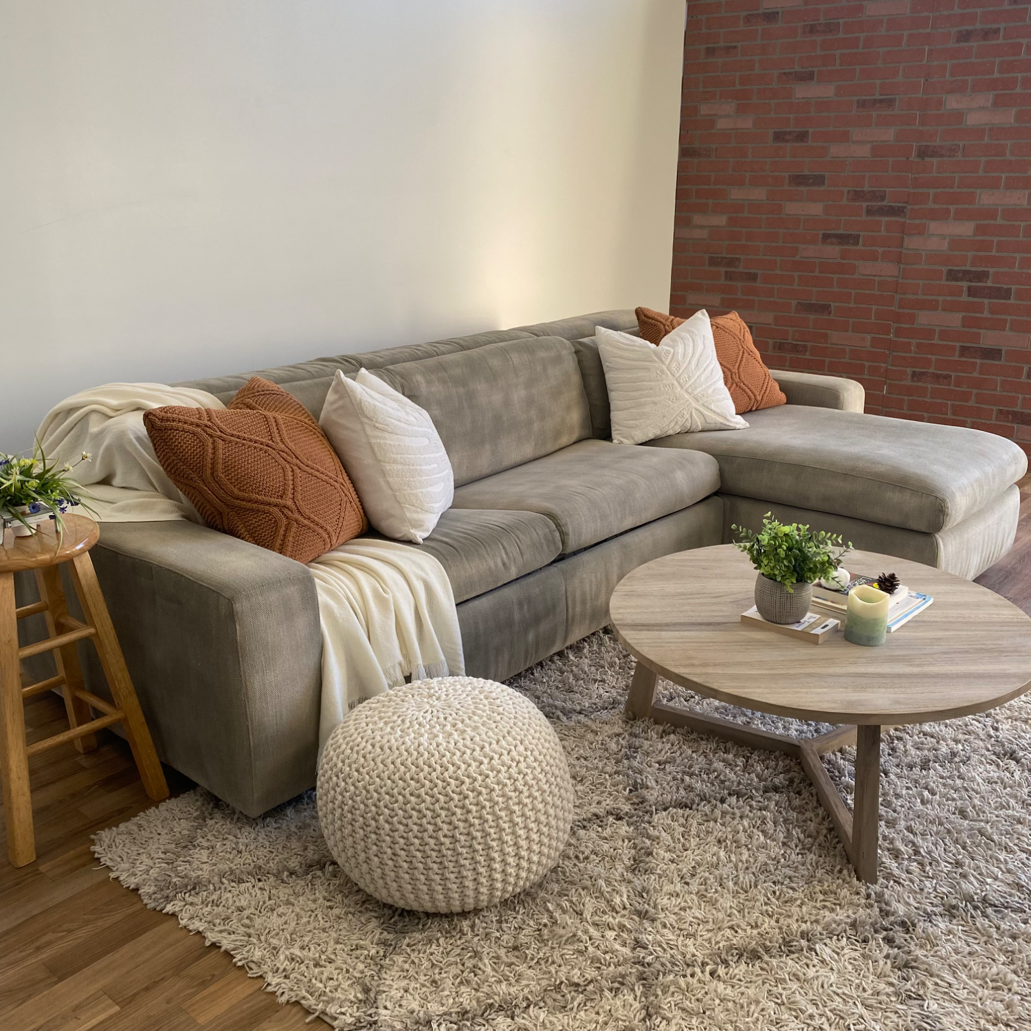 West Elm Enzo Gray 2 piece sleeper sectional w/storage chaise image | Ivy Store