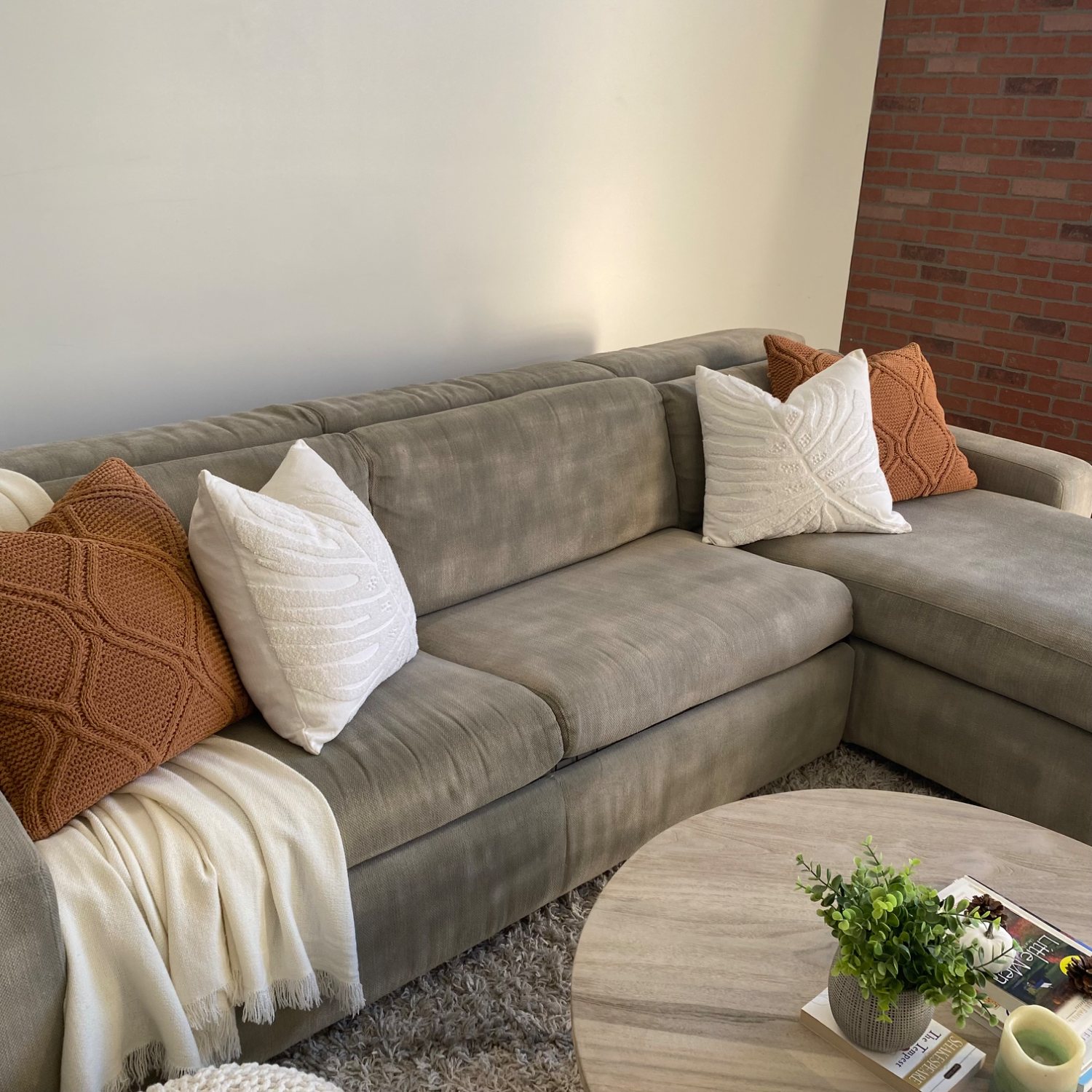 West Elm Enzo Gray 2 piece sleeper sectional w/storage chaise image | Ivy Store