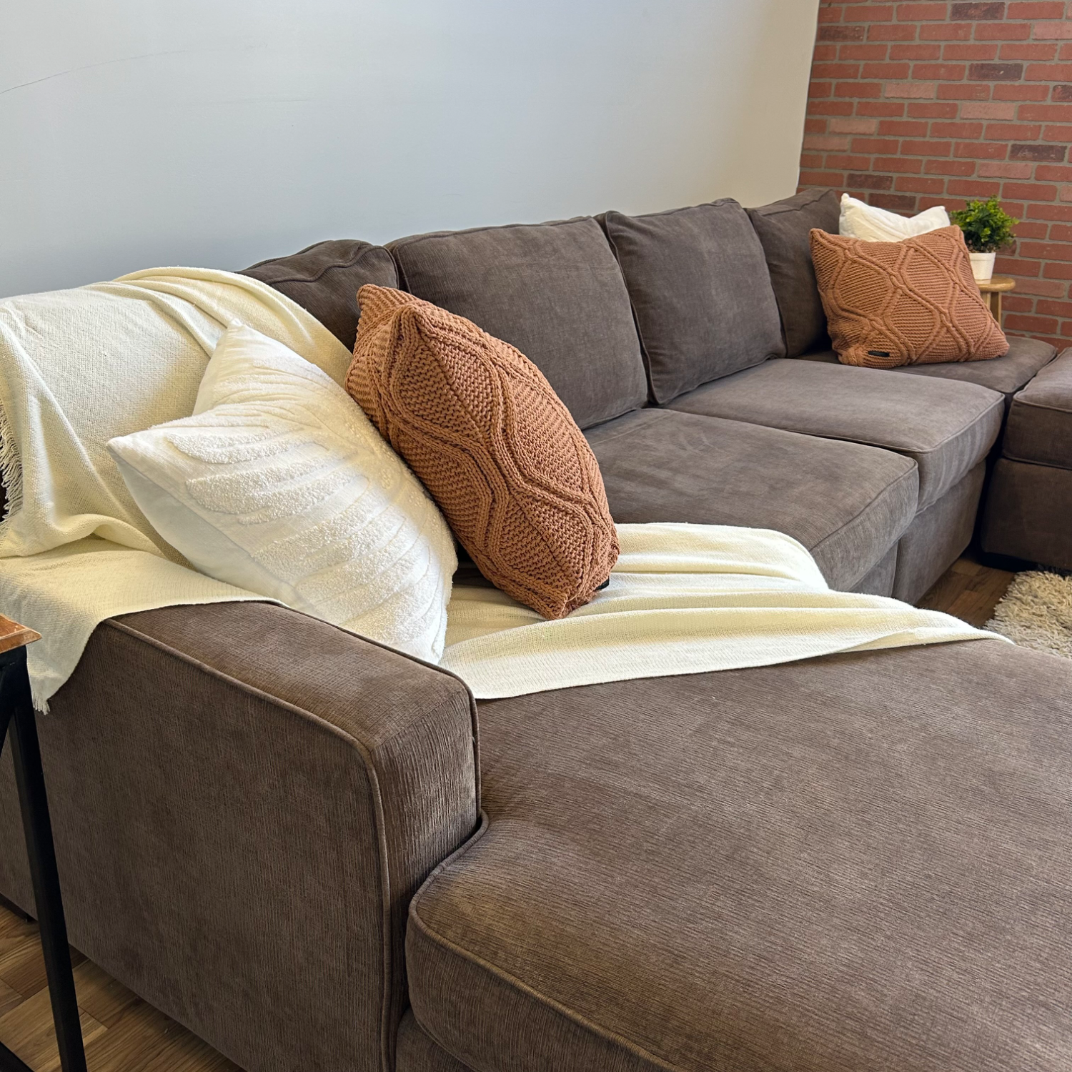 Sectional Couch Brown - Delivery Available Image #2 | Ivy Store