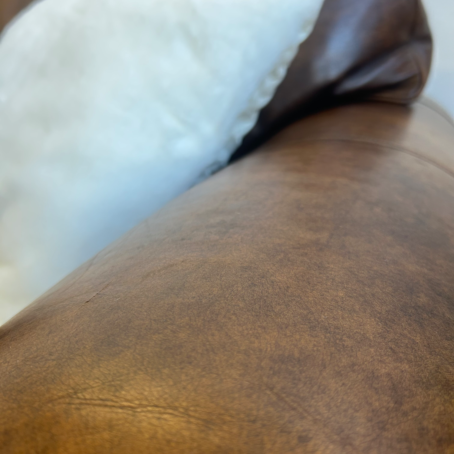 Thomasville Leather couch sofa image | Ivy Store