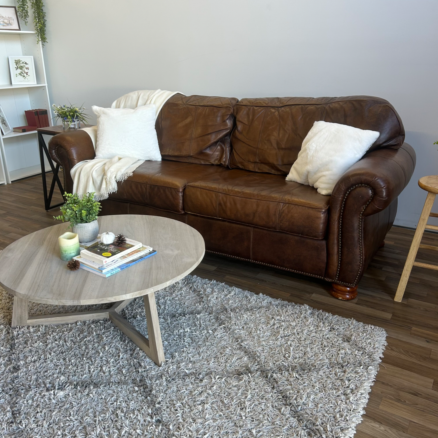 Thomasville Leather couch sofa image | Ivy Store