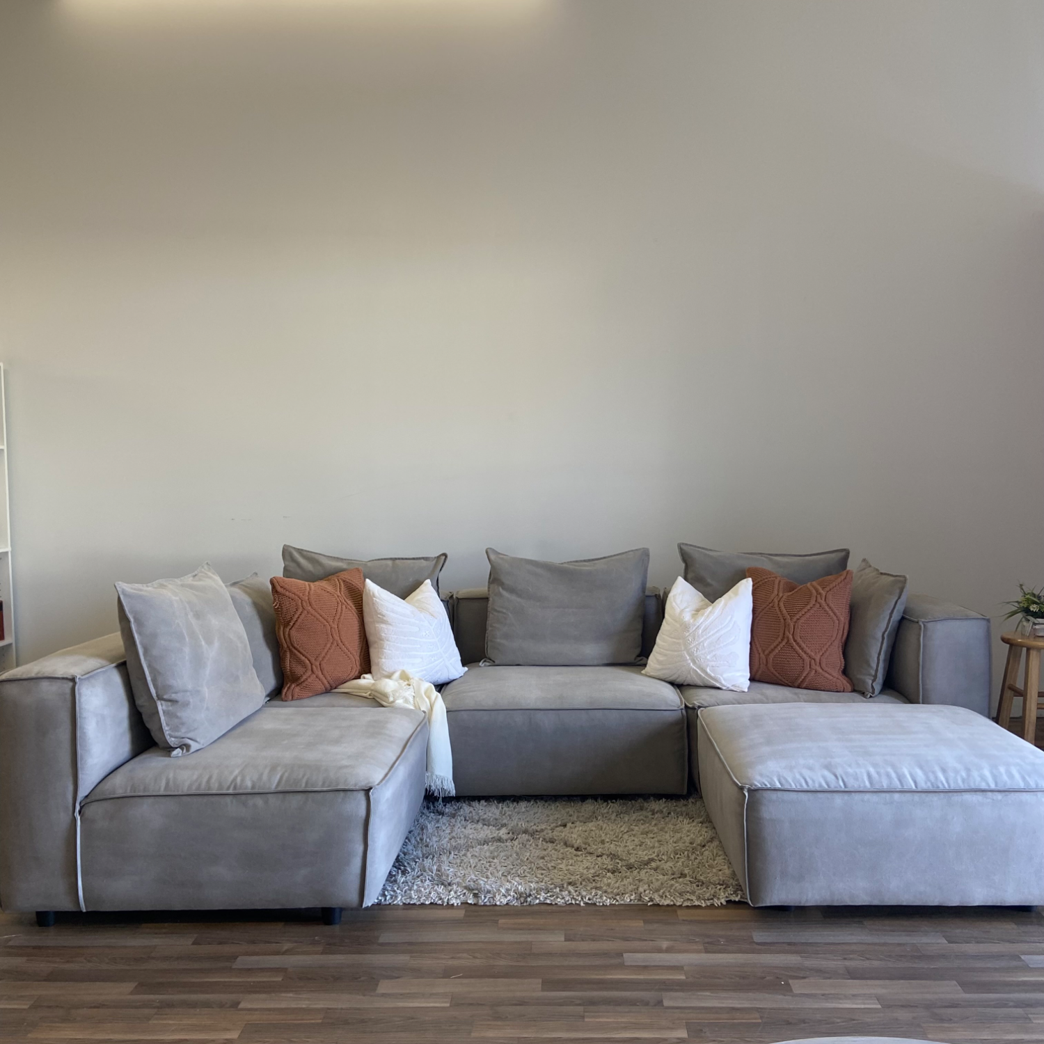 Arhause Coburn 5 pc Sectional in Gray image | Ivy Store