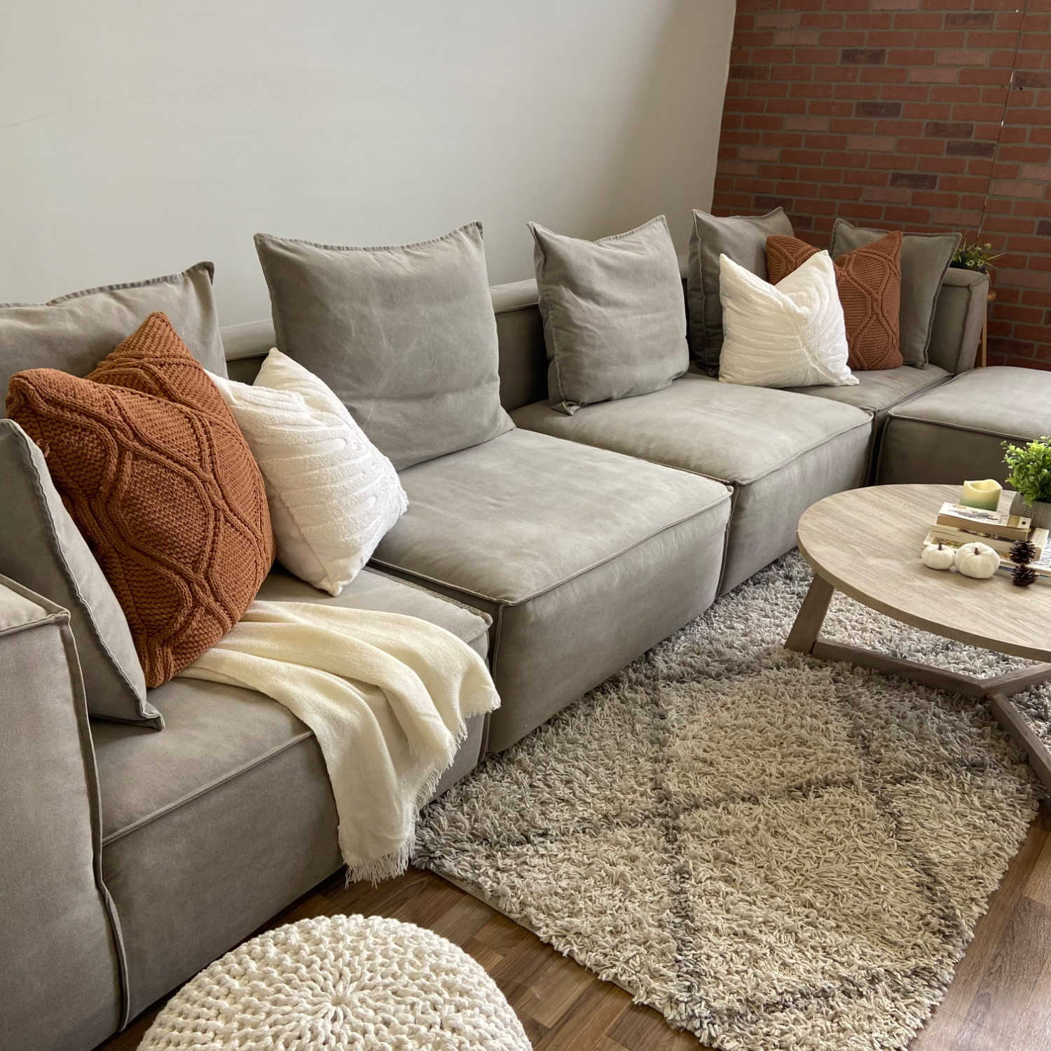 Arhause Coburn 5 pc Sectional in Gray image | Ivy Store