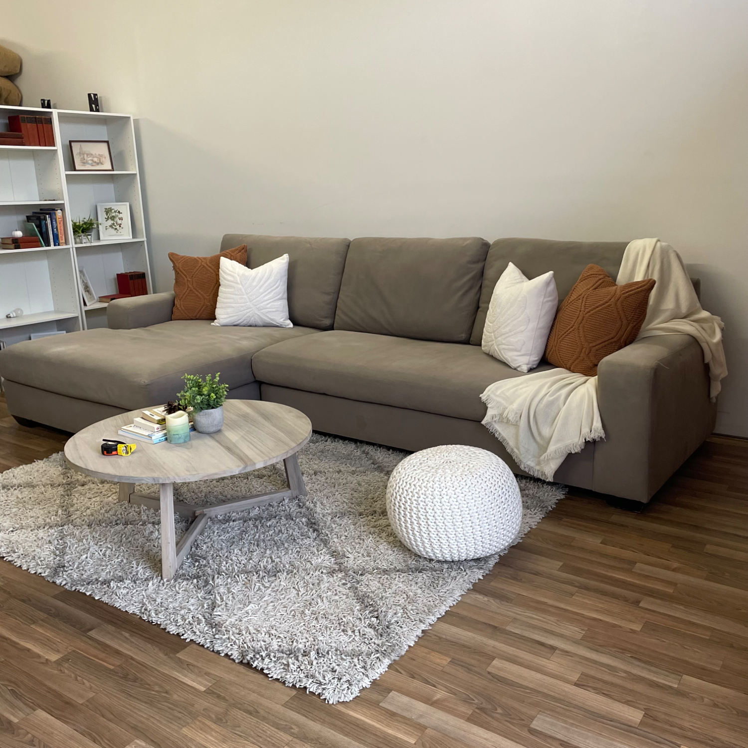 sectional couch - delivery available  Image #2 | Ivy Store