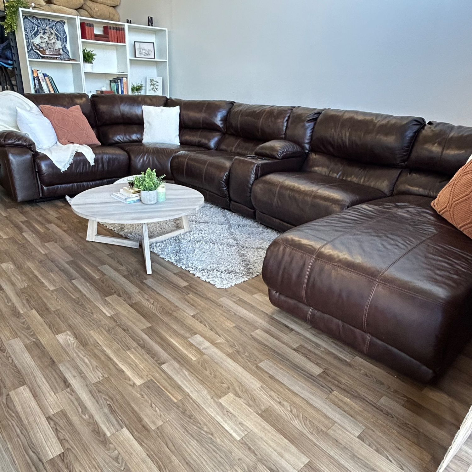 Ashleys Sectional in Brown Image #1 | Ivy Store