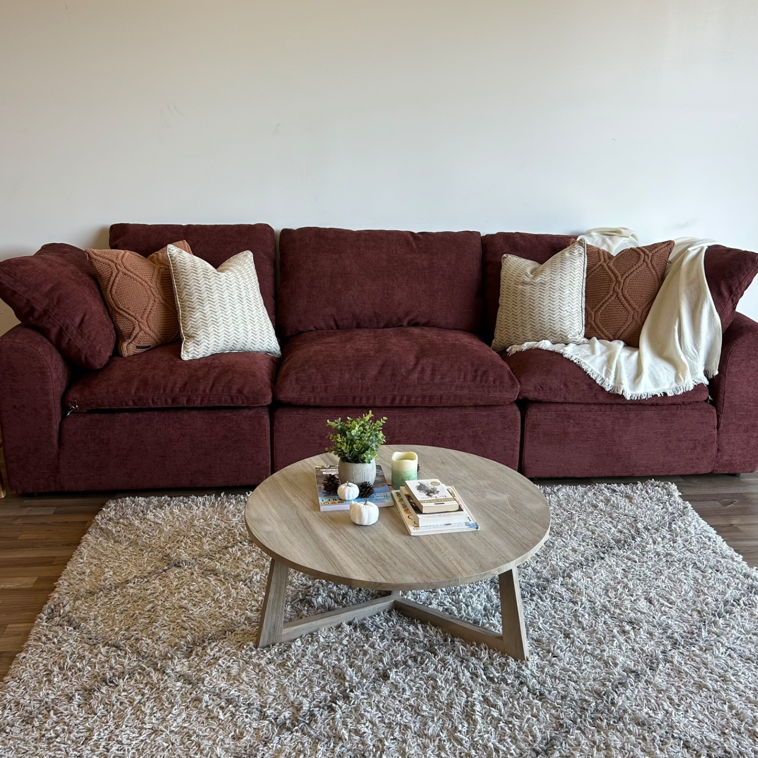 Couch sofa Joybird Bryant - Delivery Available image | Ivy Store