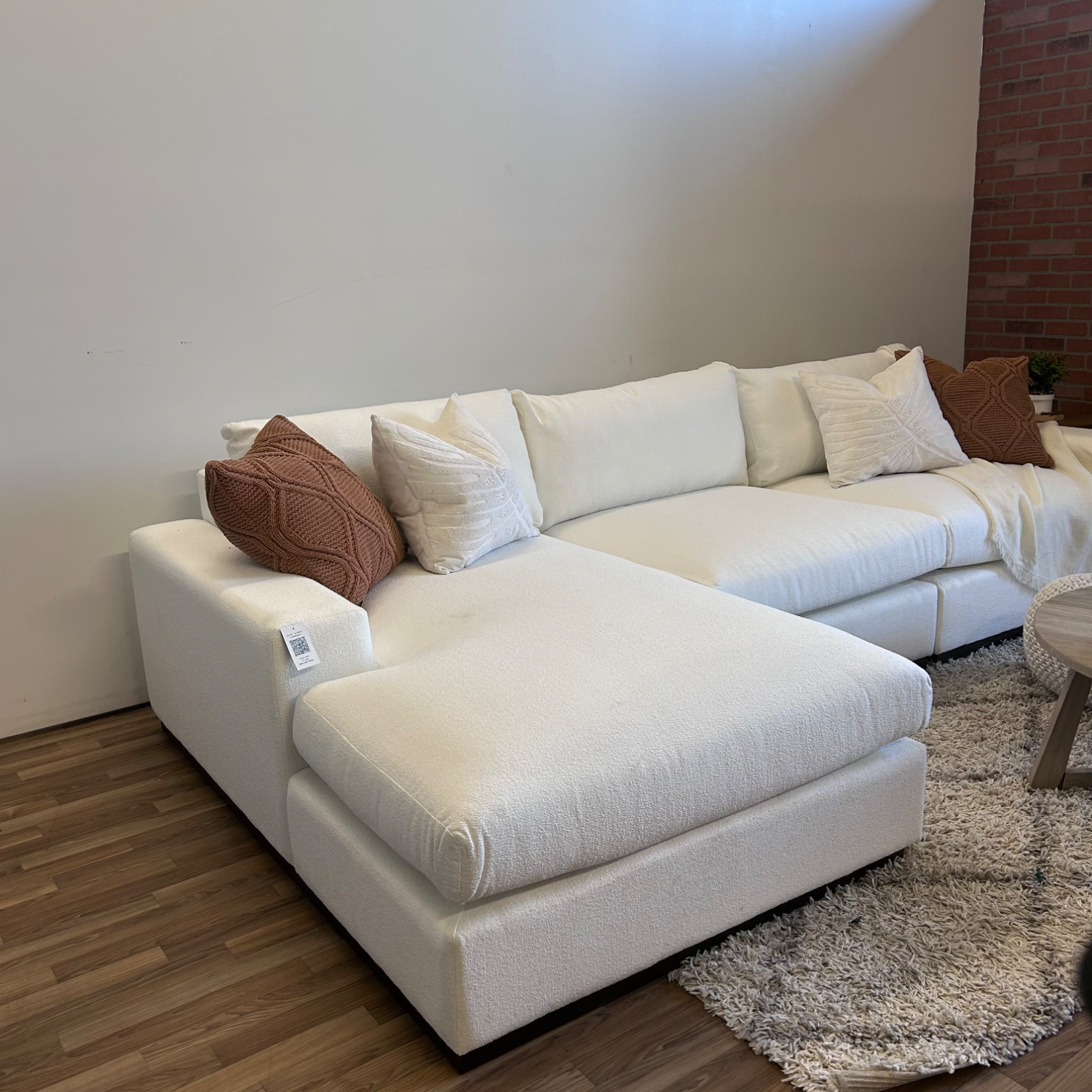 Sectional couch Joybird Holt - delivery available  image | Ivy Store