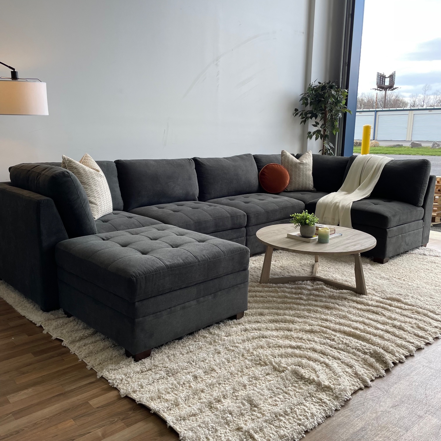 Thomasville Tisdale Sectional couch Modular Image #1 | Ivy Store