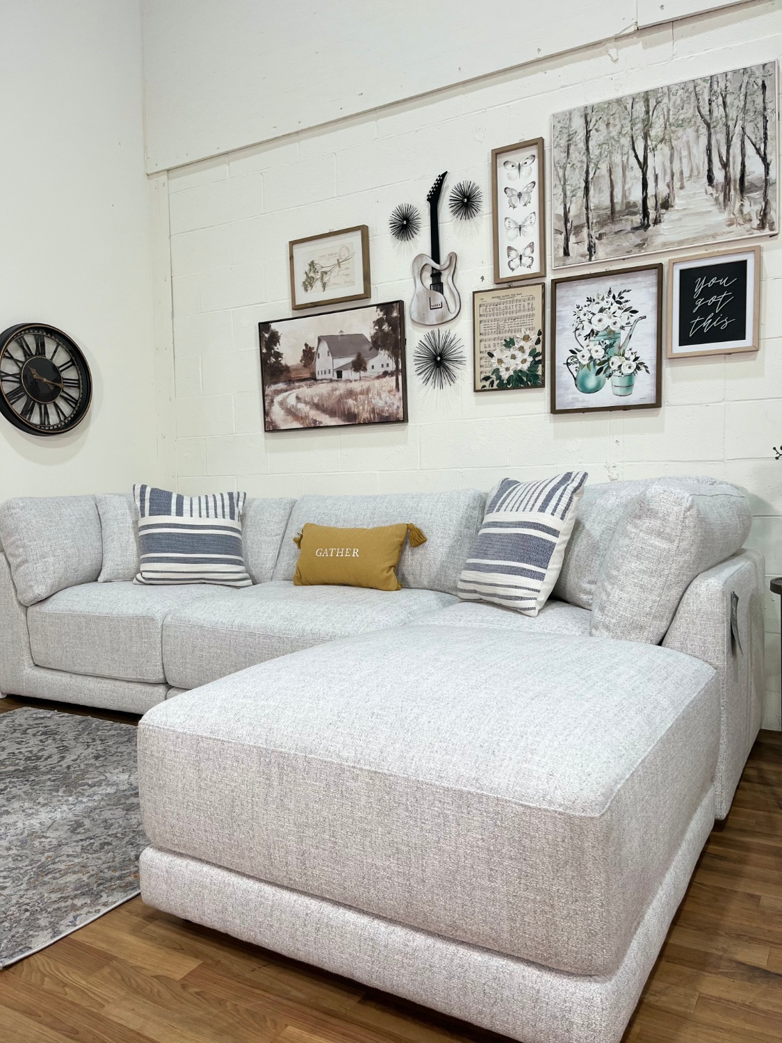 Dayton 4pc Modular Sectional Sofa | Like-New | Free Delivery! Image #1 | Ivy Store