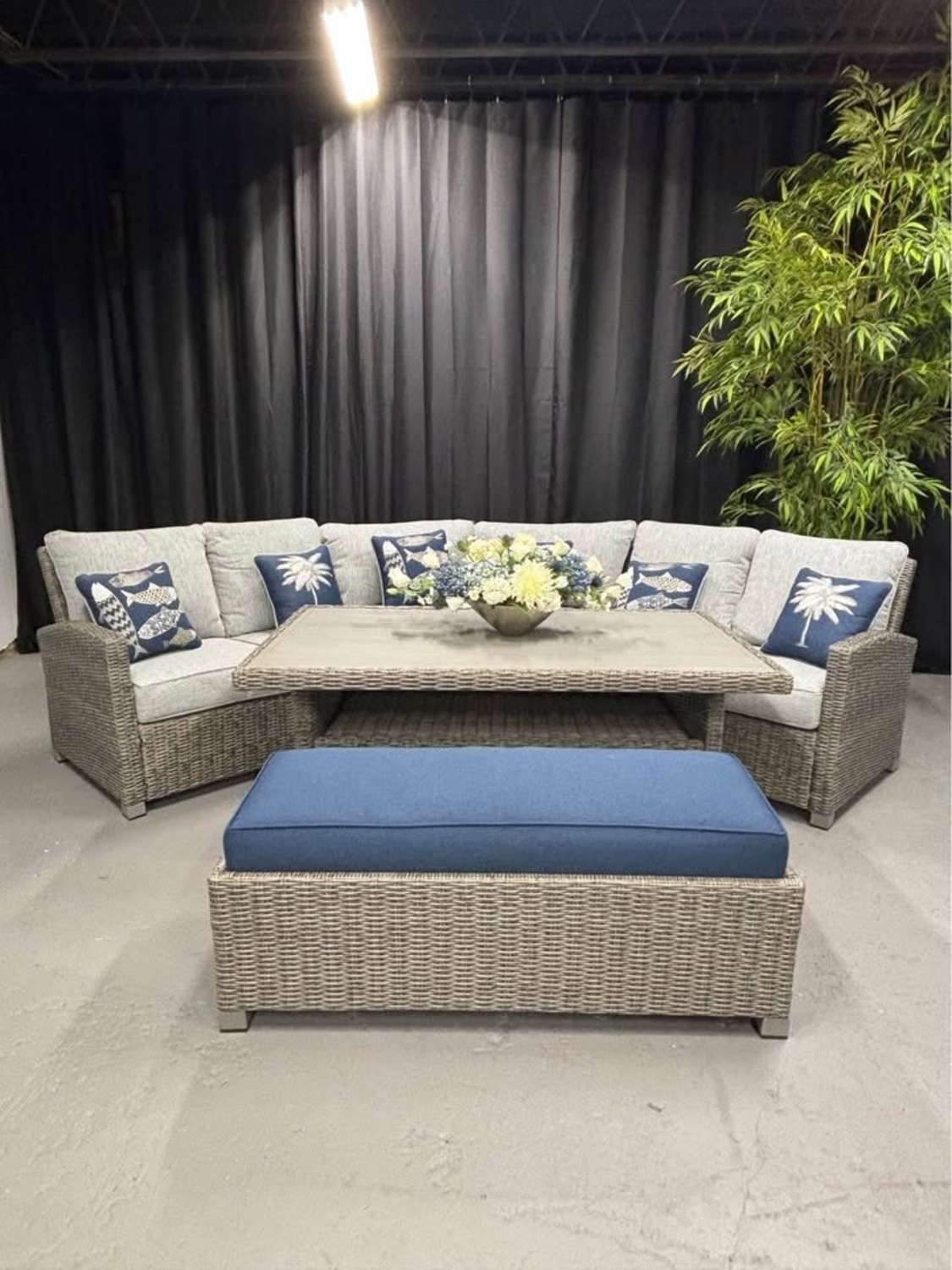 BRAND NEW! Gray Outdoor Living Set from Ashley Furniture. DELIVERY AVAILABLE! Image #2 | Ivy Store