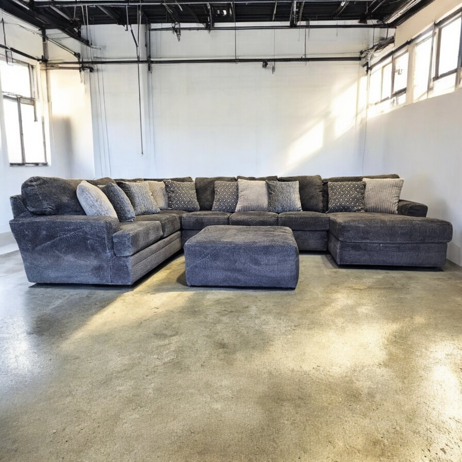 HUGE Sectional Fleece 7 Seater + Ottoman🚛 Can Deliver🚫 NO DEPOSIT NEEDED Image #2 | Ivy Store