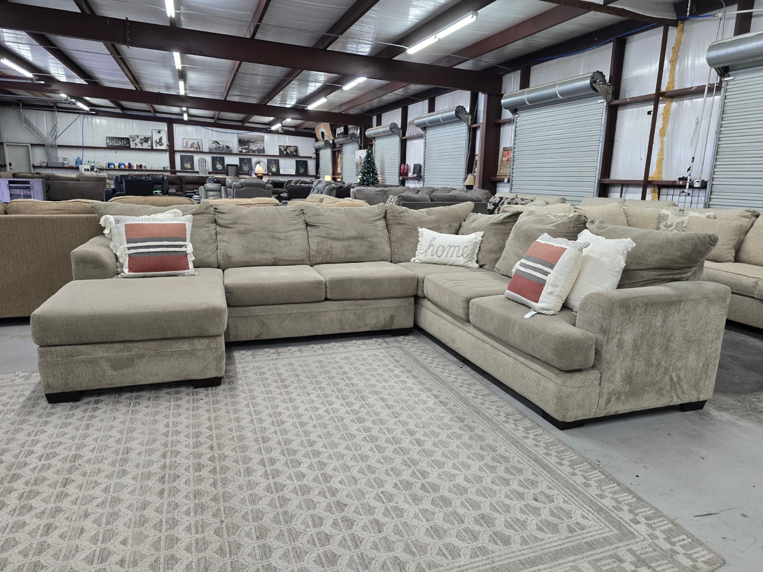 Beige U-Shaped Sectional Couch With Reversible For Sale 🚛 CAN DELIVER TODAY 🚚 image | Ivy Store