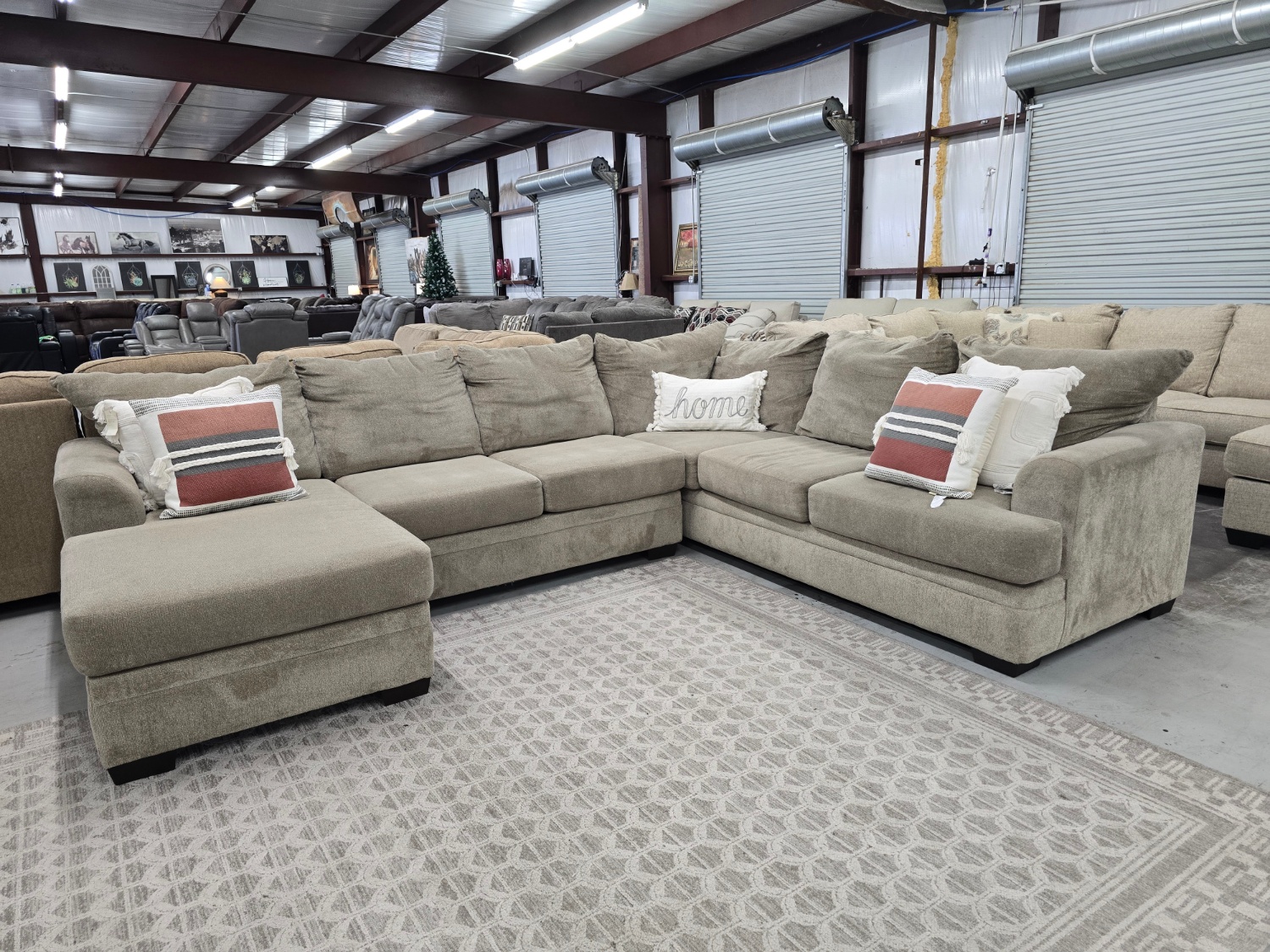 Beige U-Shaped Sectional Couch With Reversible For Sale 🚛 CAN DELIVER TODAY 🚚 image | Ivy Store