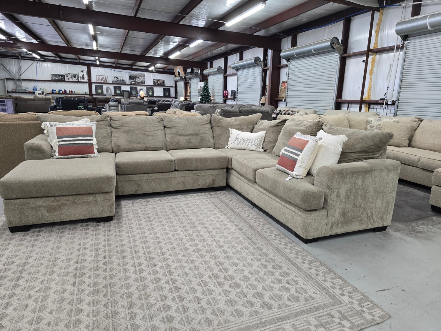 Beige U-Shaped Sectional Couch With Reversible For Sale 🚛 CAN DELIVER TODAY 🚚 image | Ivy Store