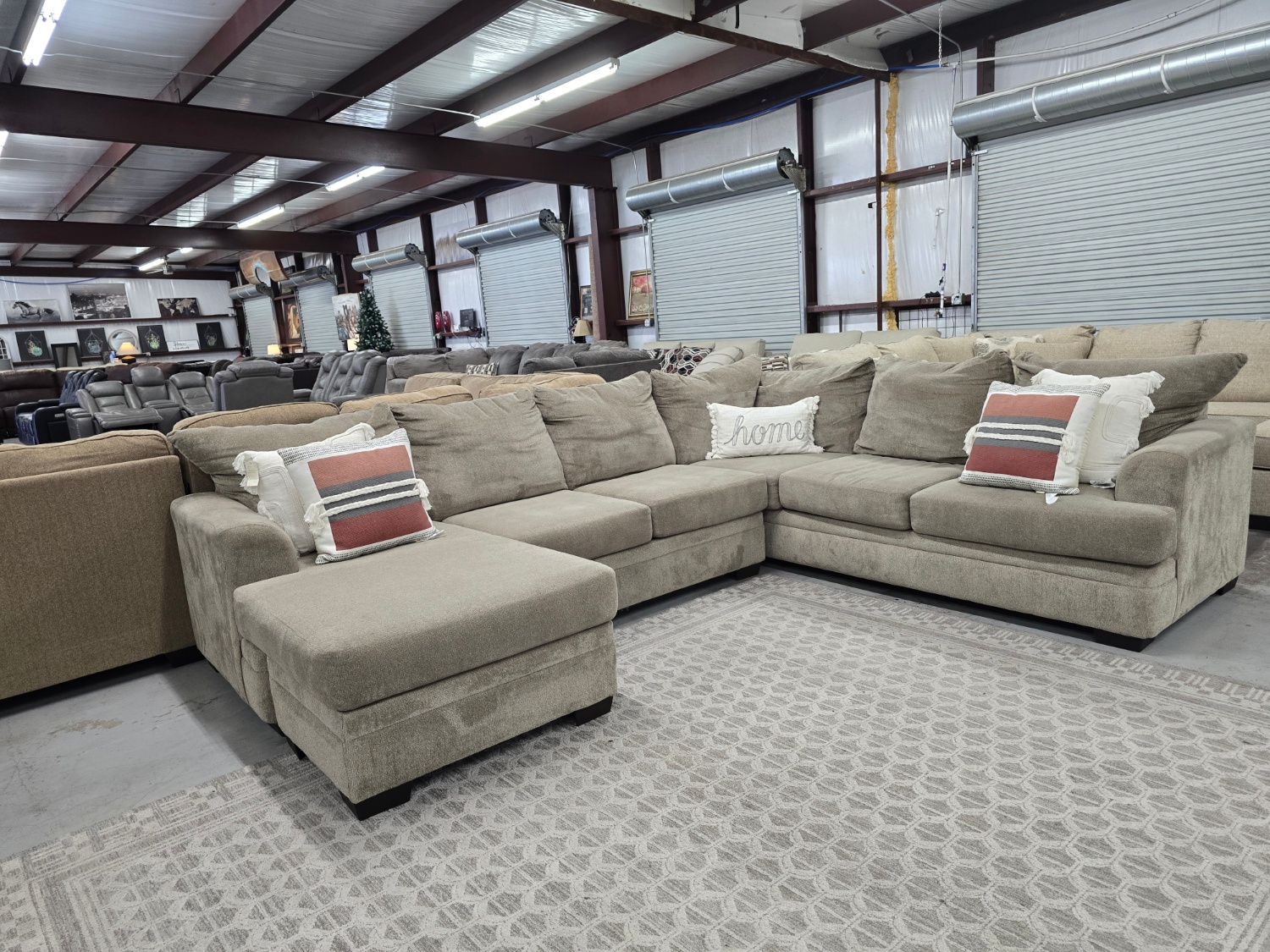 Beige U-Shaped Sectional Couch With Reversible For Sale 🚛 CAN DELIVER TODAY 🚚 image | Ivy Store