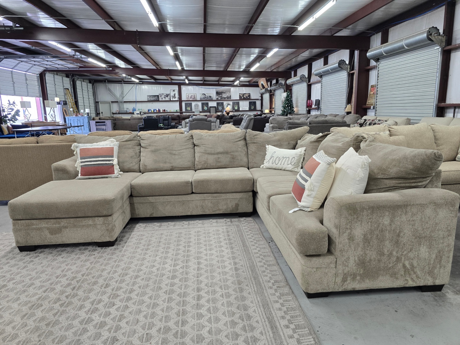 Beige U-Shaped Sectional Couch With Reversible For Sale 🚛 CAN DELIVER TODAY 🚚 image | Ivy Store